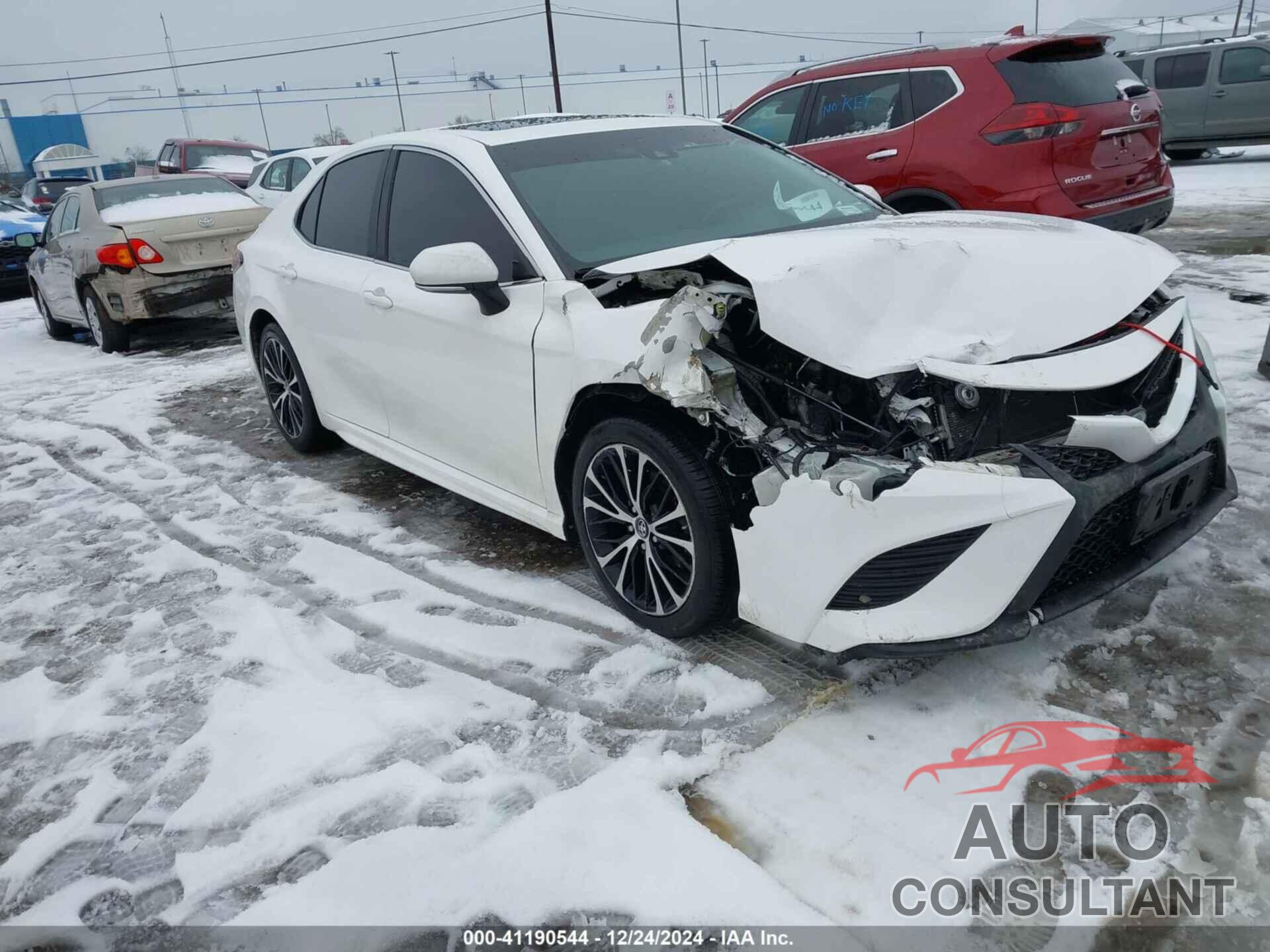 TOYOTA CAMRY 2018 - 4T1B11HK5JU530651