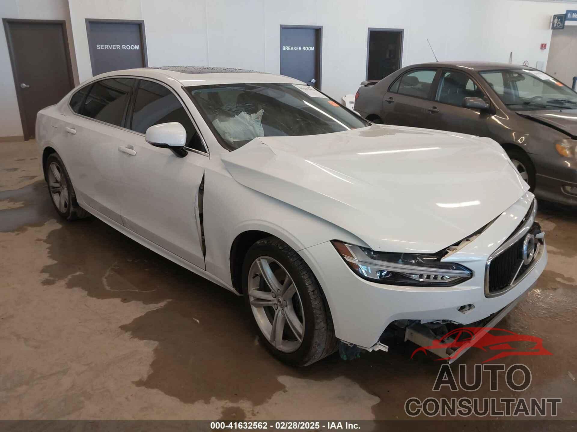 VOLVO S90 2019 - LVY102AK5KP081791