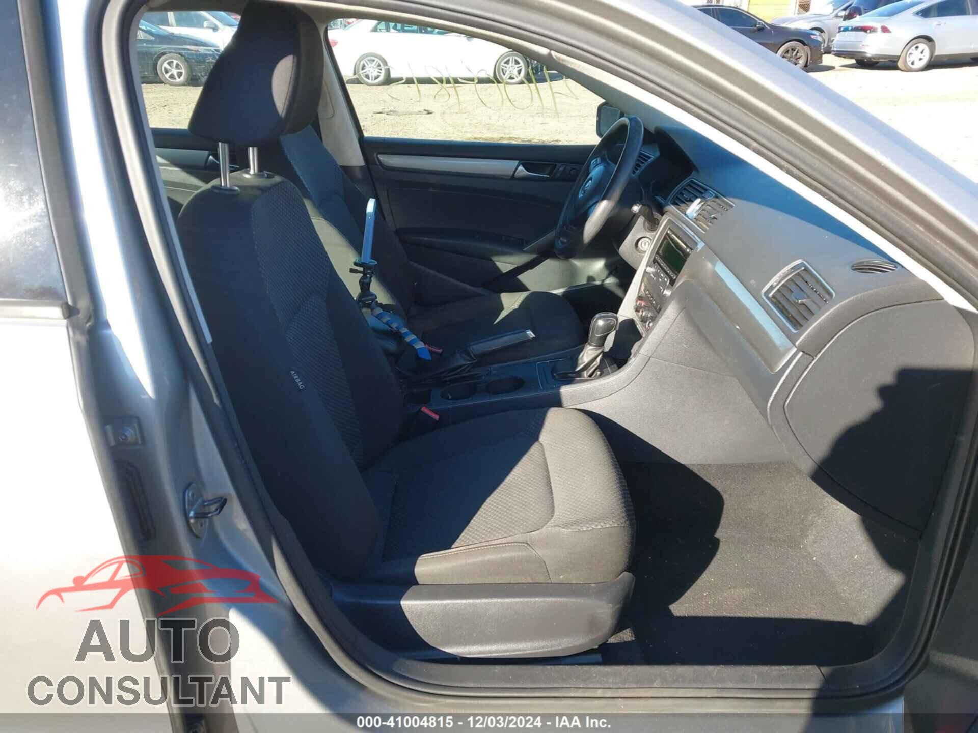 VOLKSWAGEN PASSAT 2014 - 1VWAP7A30EC008863
