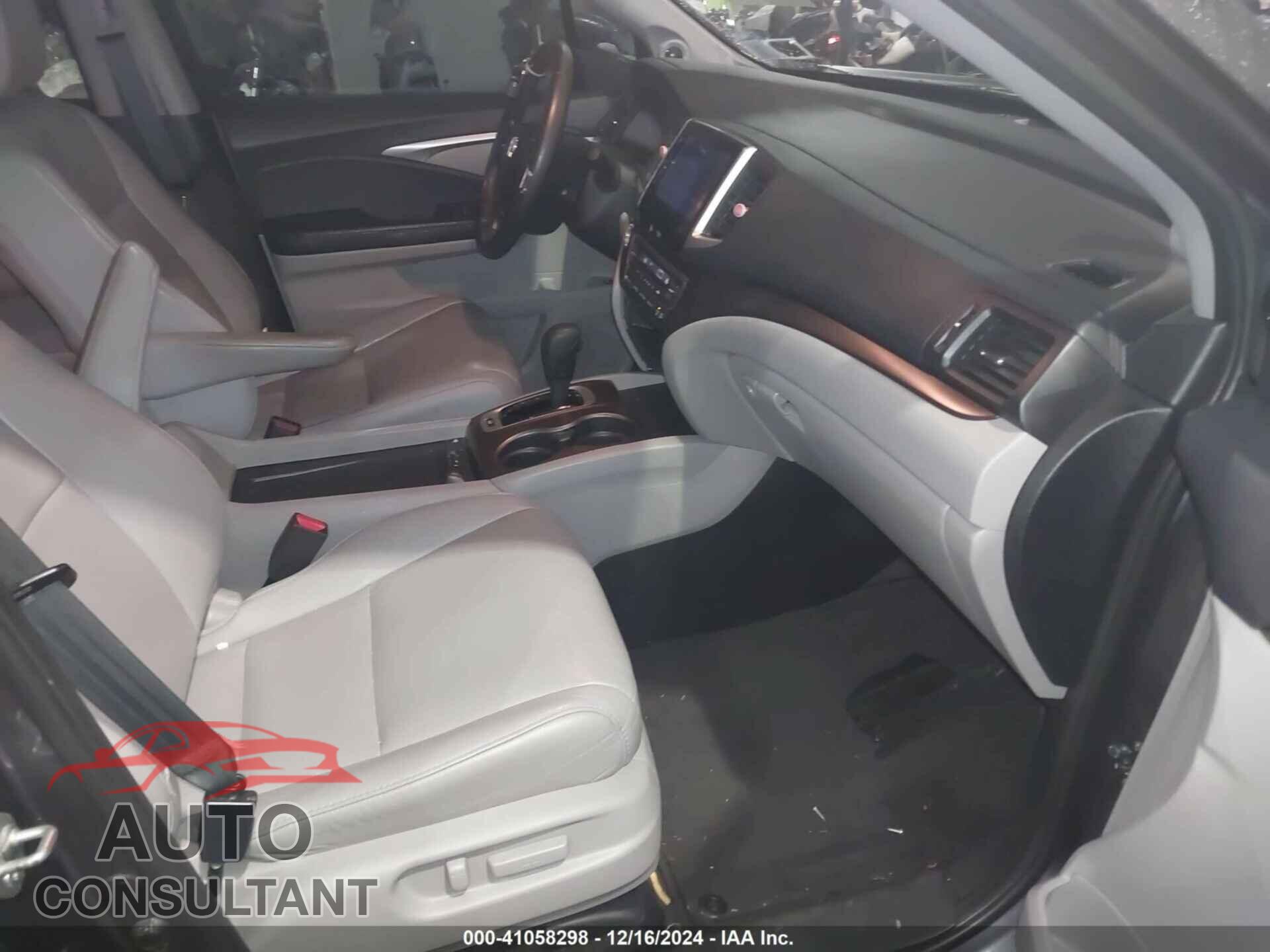 HONDA PILOT 2017 - 5FNYF6H58HB094209