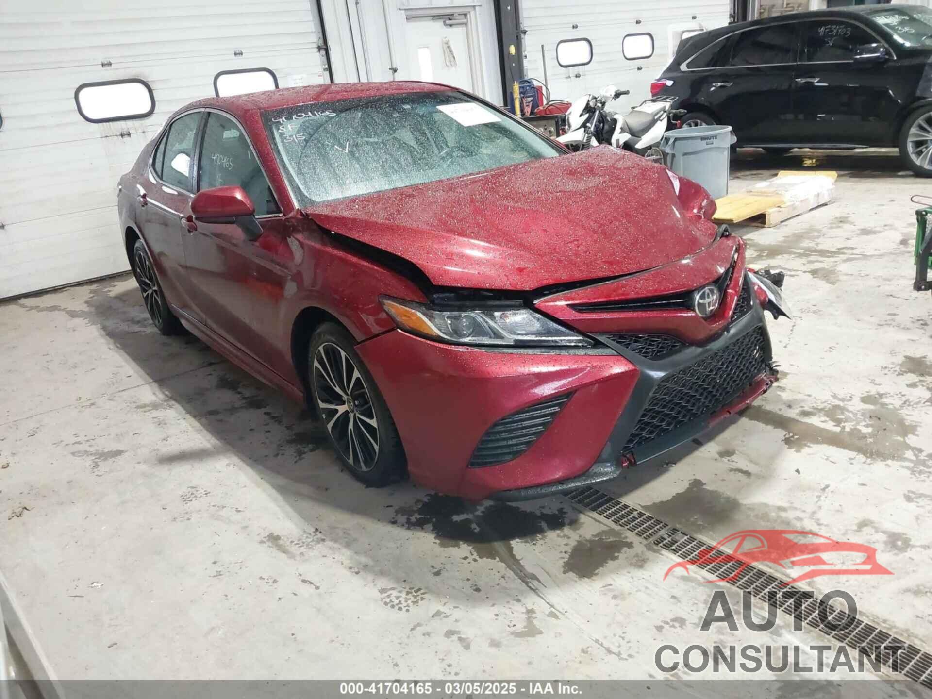 TOYOTA CAMRY 2018 - 4T1B11HK7JU616219