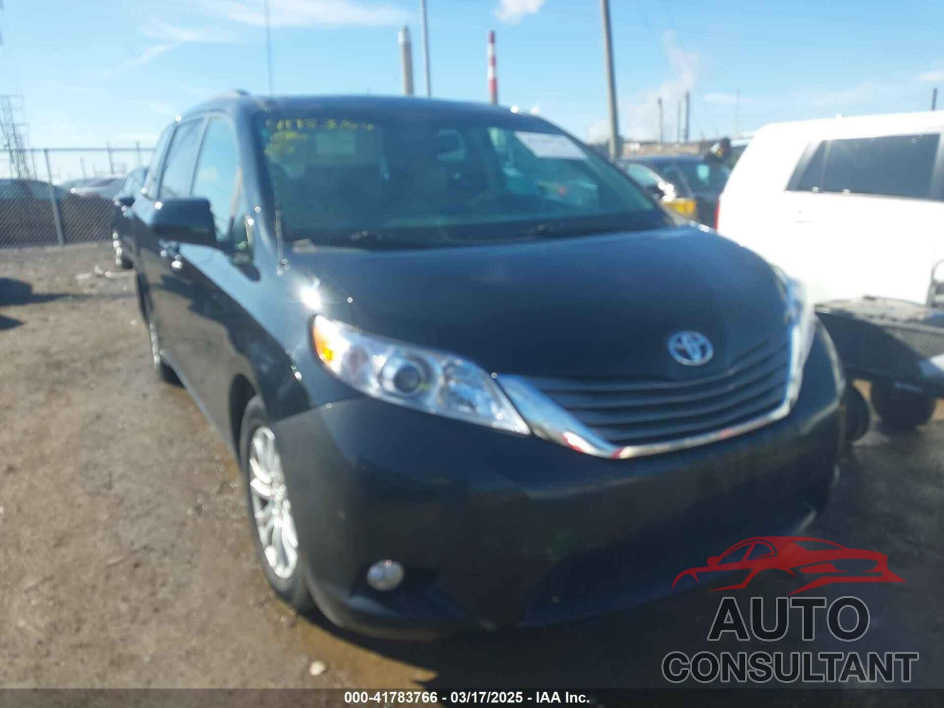 TOYOTA SIENNA 2011 - 5TDYK3DC0BS030313