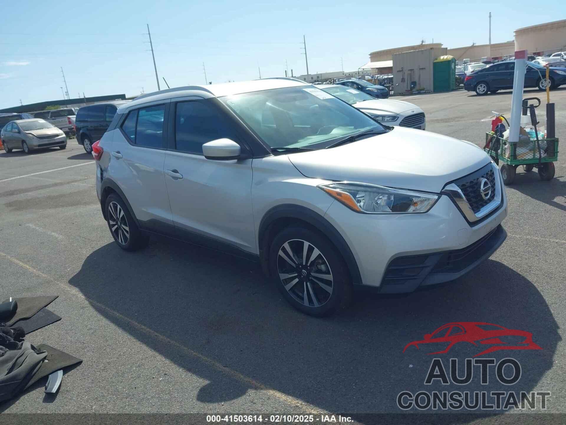 NISSAN KICKS 2018 - 3N1CP5CU2JL527470