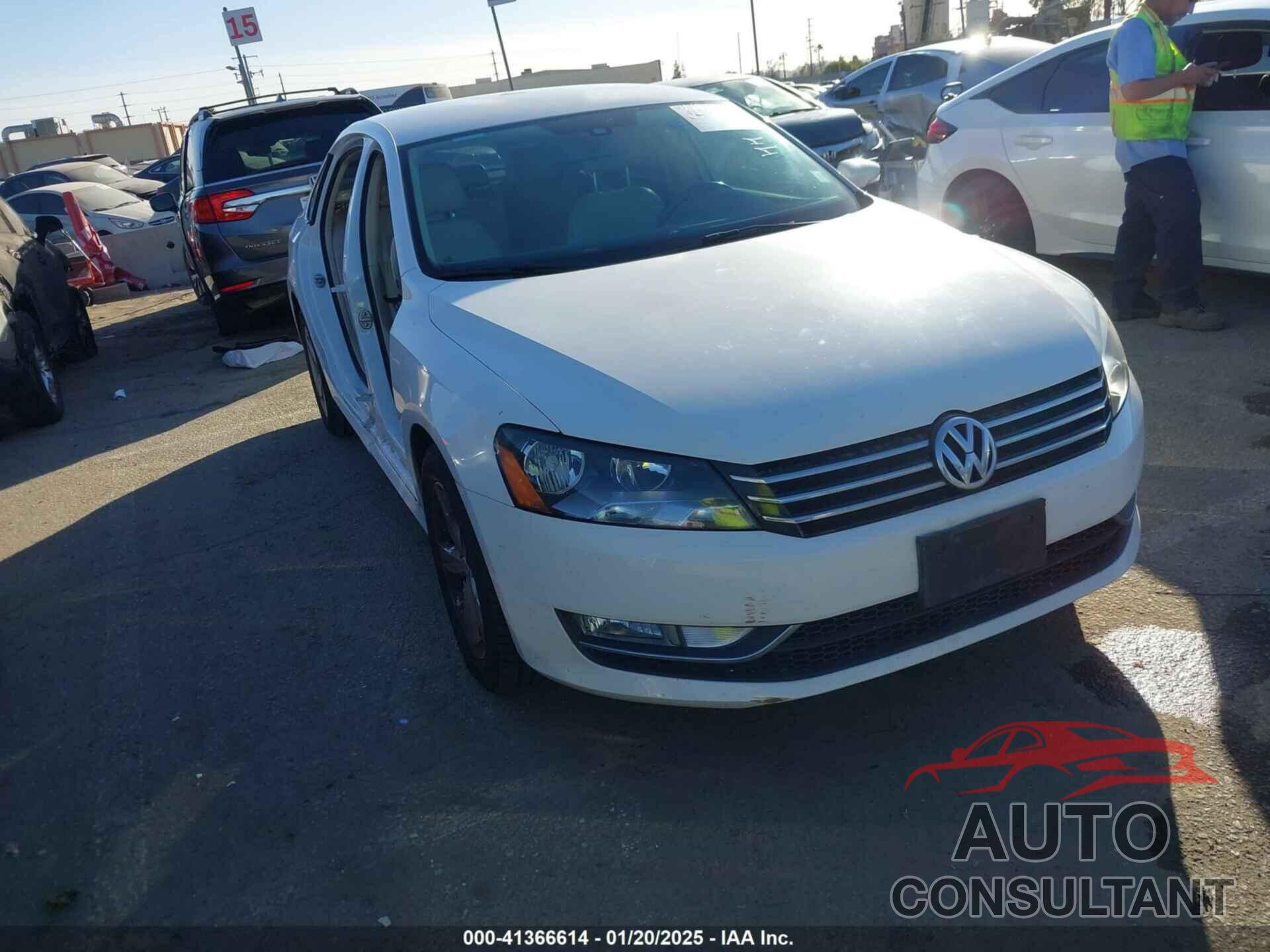 VOLKSWAGEN PASSAT 2015 - 1VWAT7A31FC088381