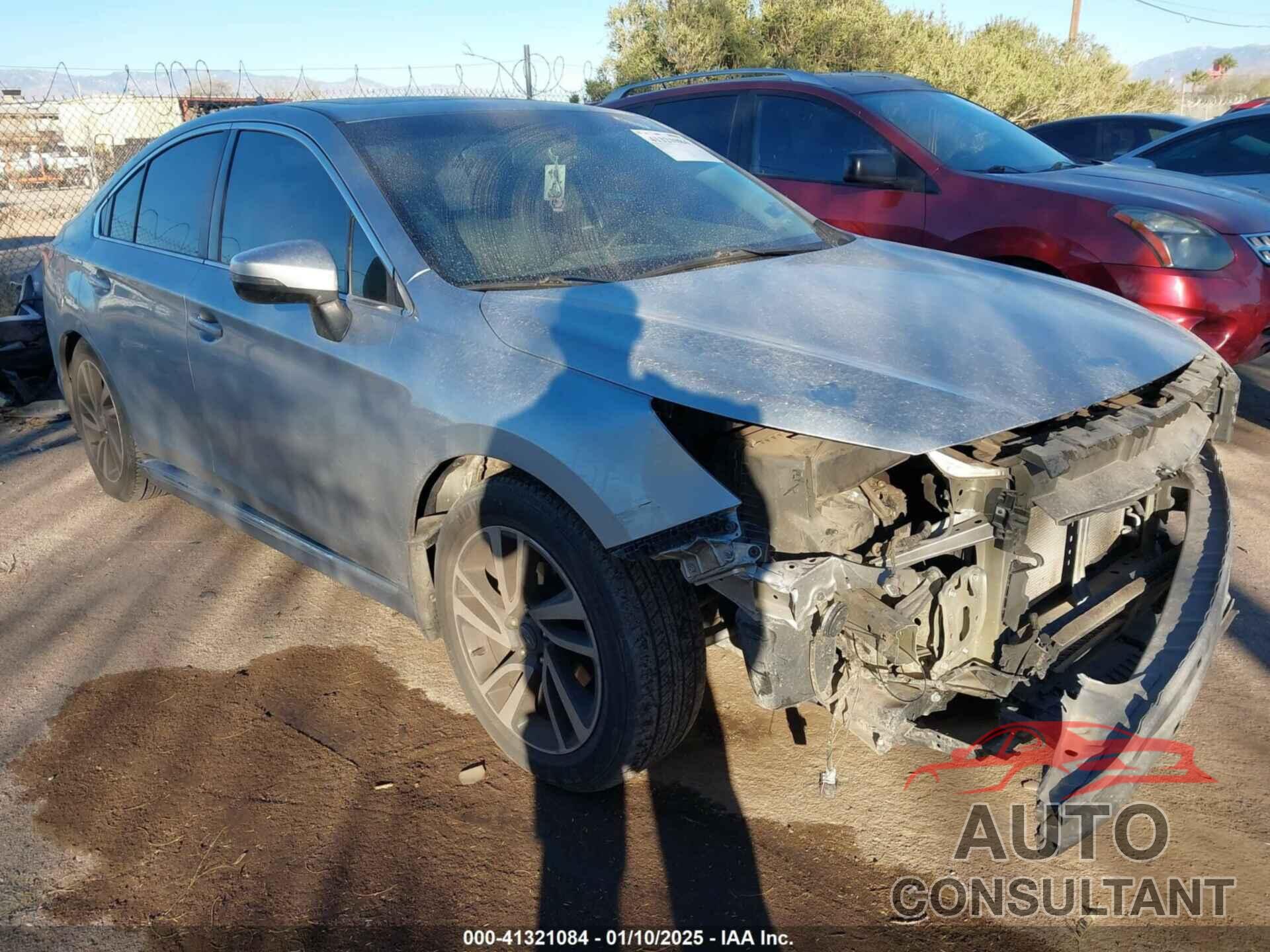 SUBARU LEGACY 2018 - 4S3BNAR69J3015569