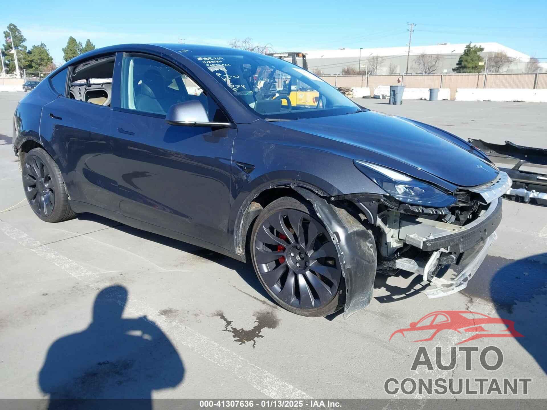 TESLA MODEL Y 2023 - 7SAYGDEFXPF744612