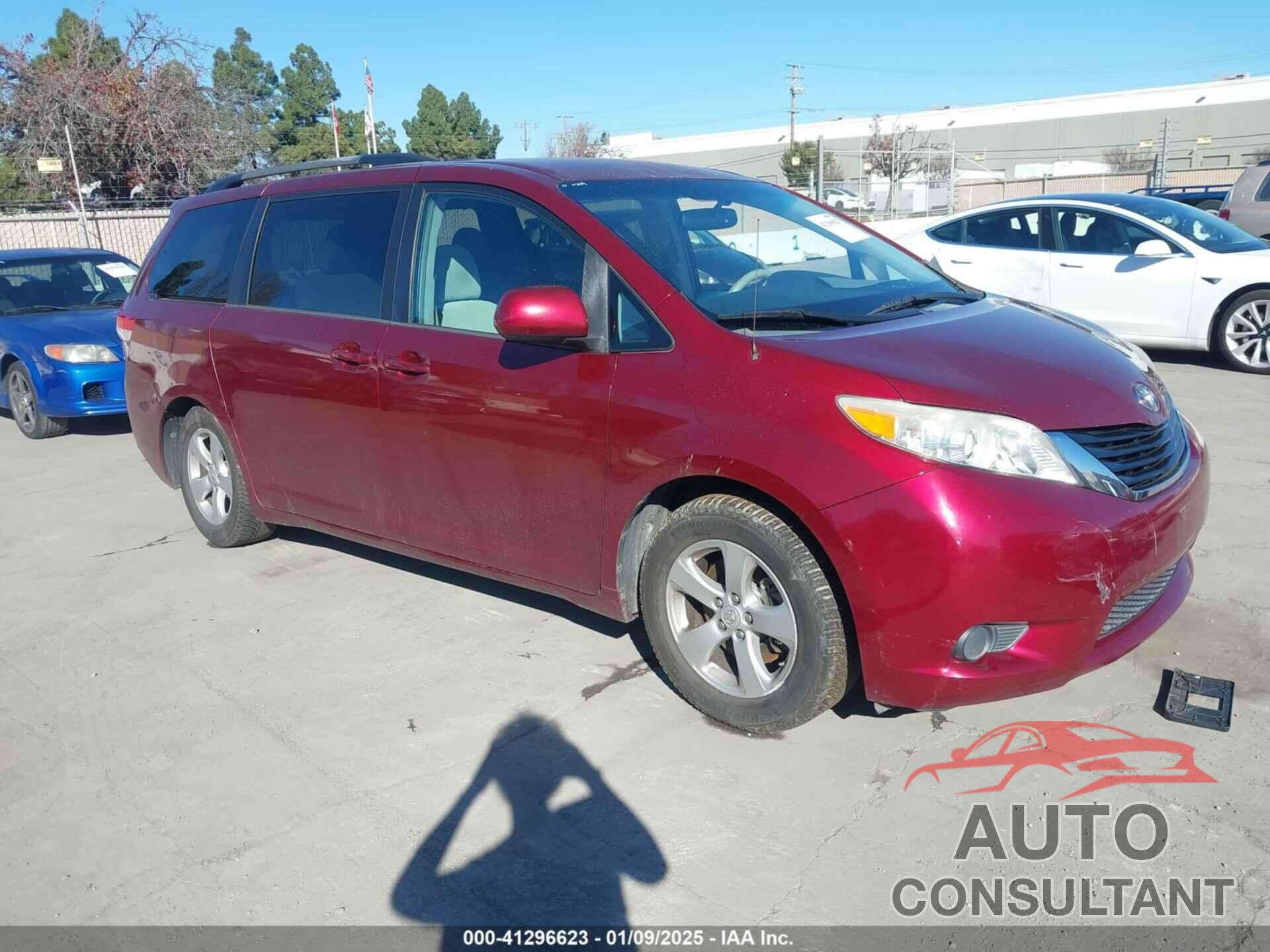 TOYOTA SIENNA 2013 - 5TDKK3DC9DS311406