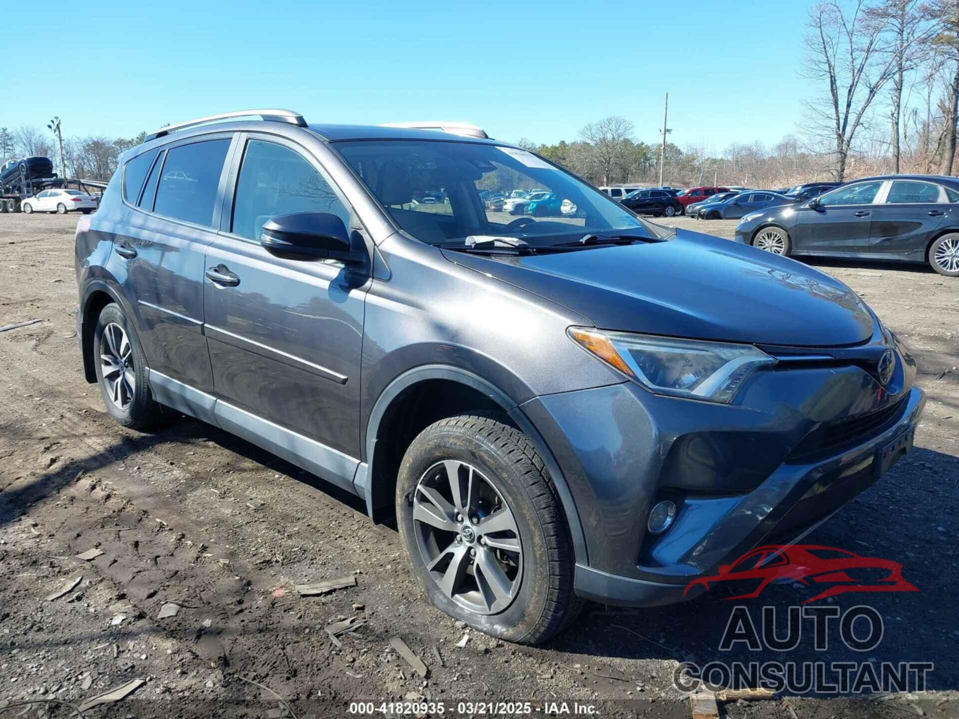 TOYOTA RAV4 2017 - JTMRFREV9HJ134235