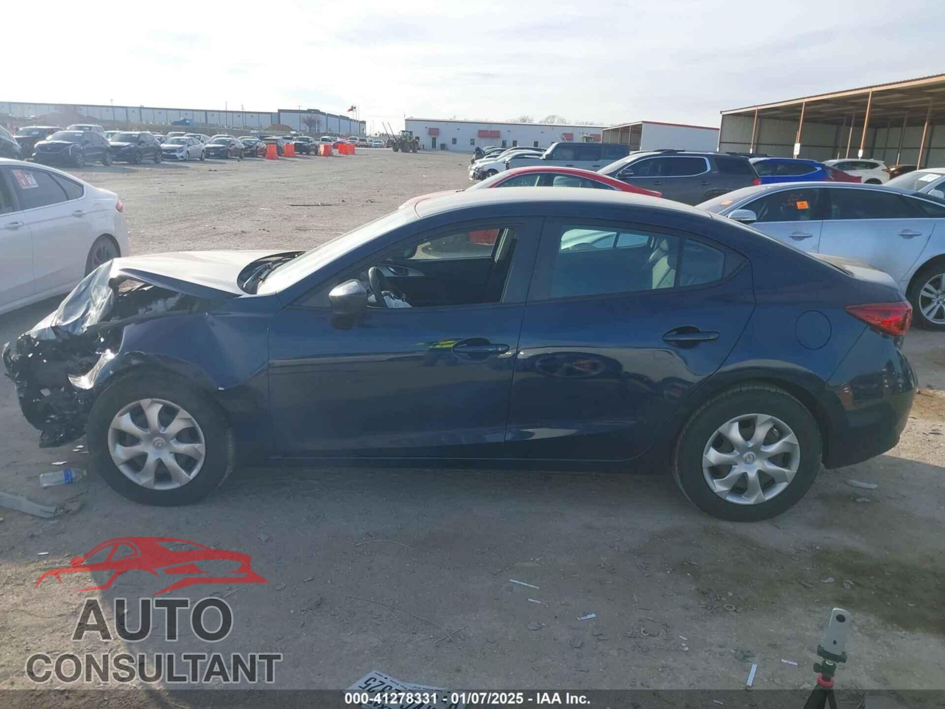 MAZDA MAZDA3 2017 - 3MZBN1U77HM158249