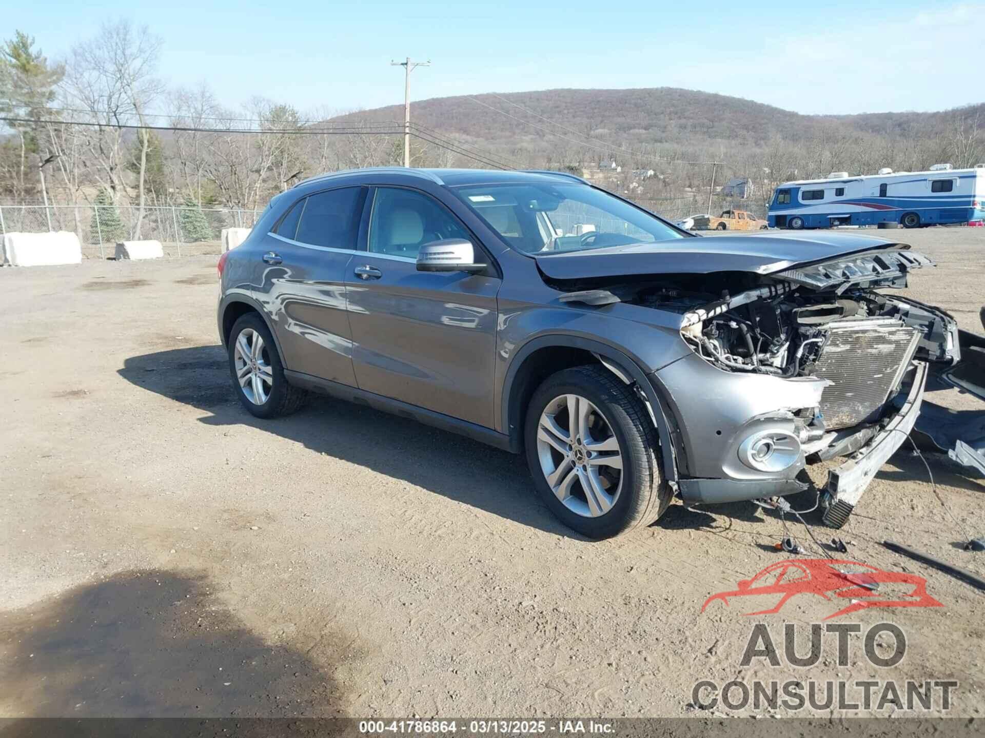 MERCEDES-BENZ GLA 250 2018 - WDCTG4GB9JJ492413