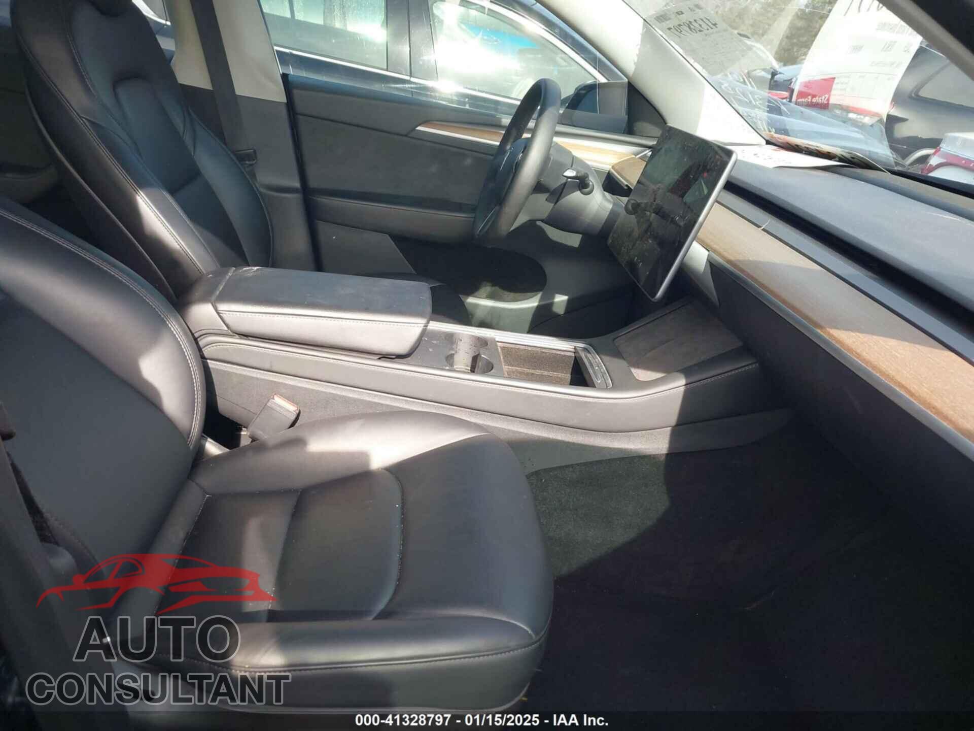 TESLA MODEL Y 2023 - 7SAYGAEE5PF603128