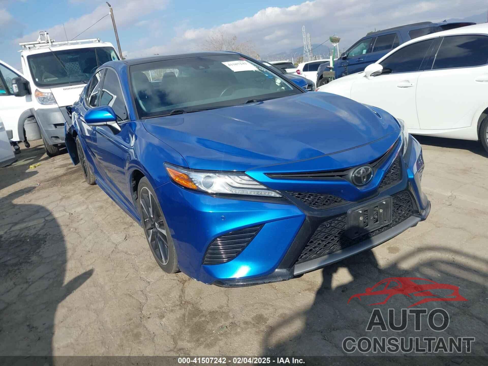 TOYOTA CAMRY 2018 - 4T1B61HK8JU031943