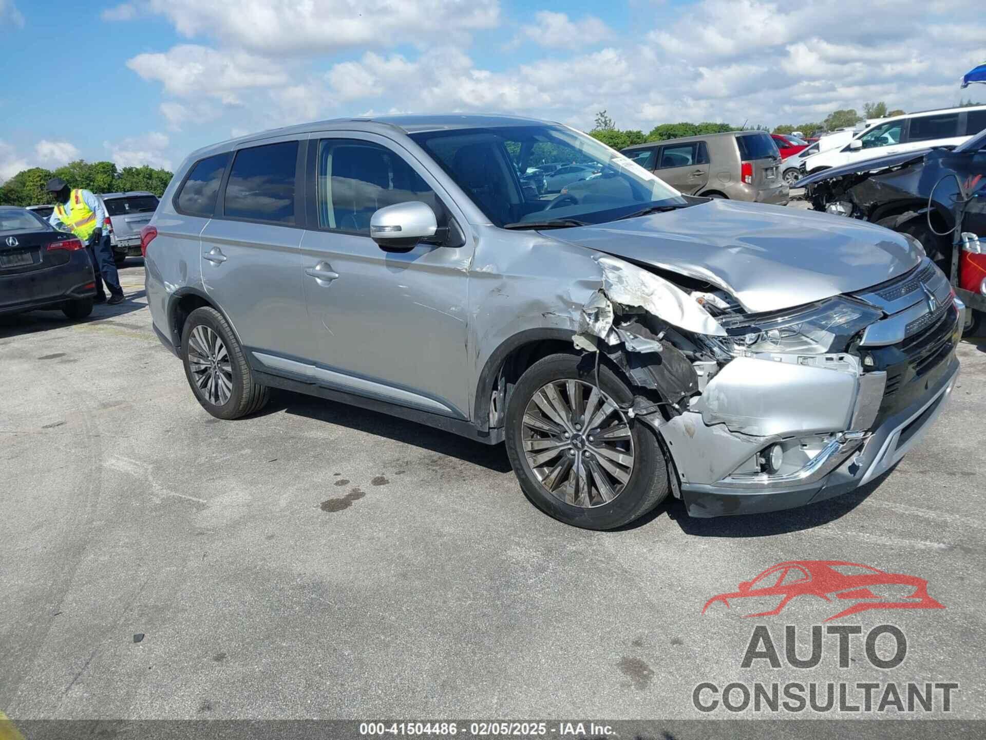 MITSUBISHI OUTLANDER 2019 - JA4AD3A34KZ014057