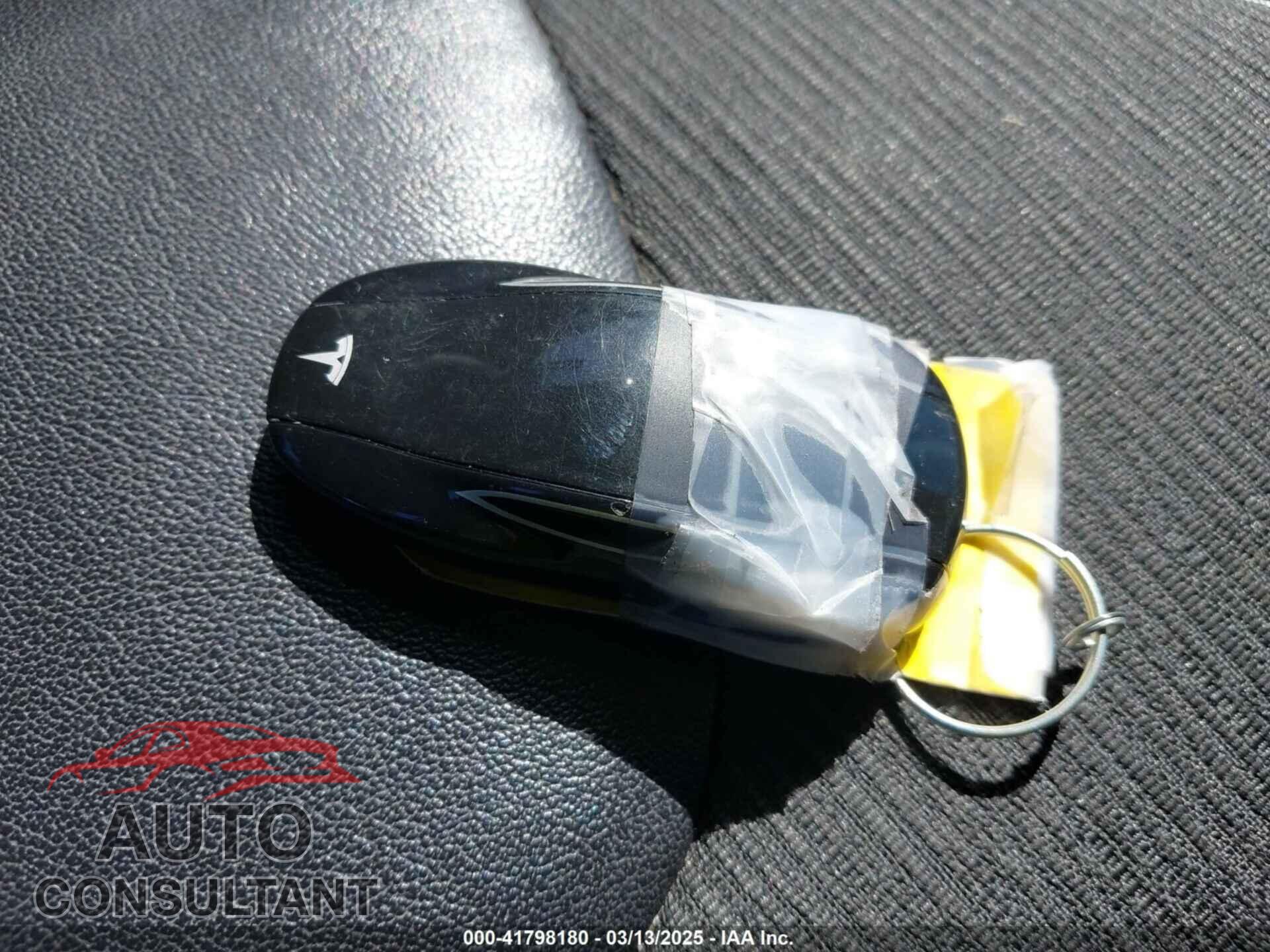 TESLA MODEL S 2014 - 5YJSA1S15EFP29010