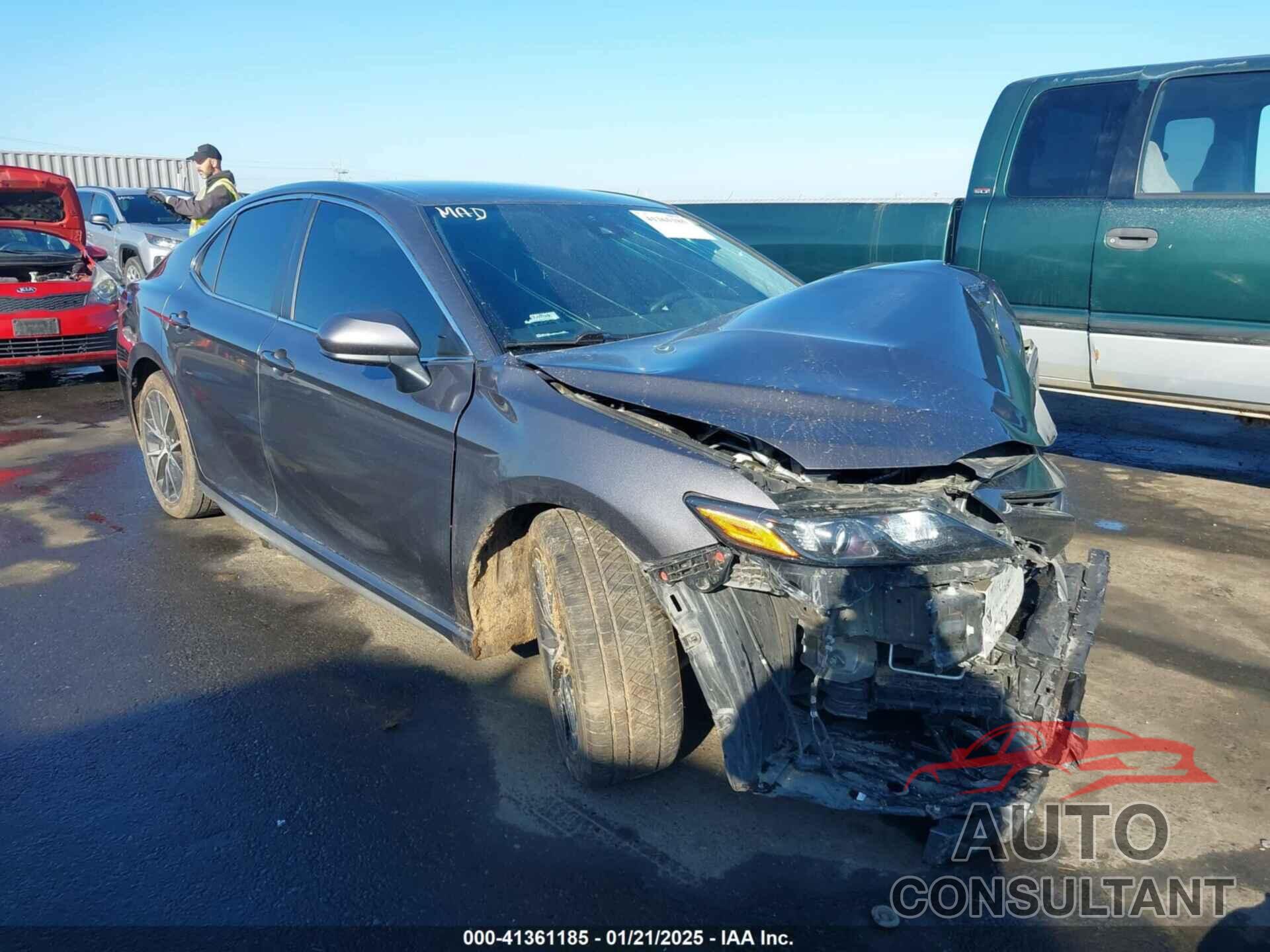 TOYOTA CAMRY 2021 - 4T1G11AK0MU601985