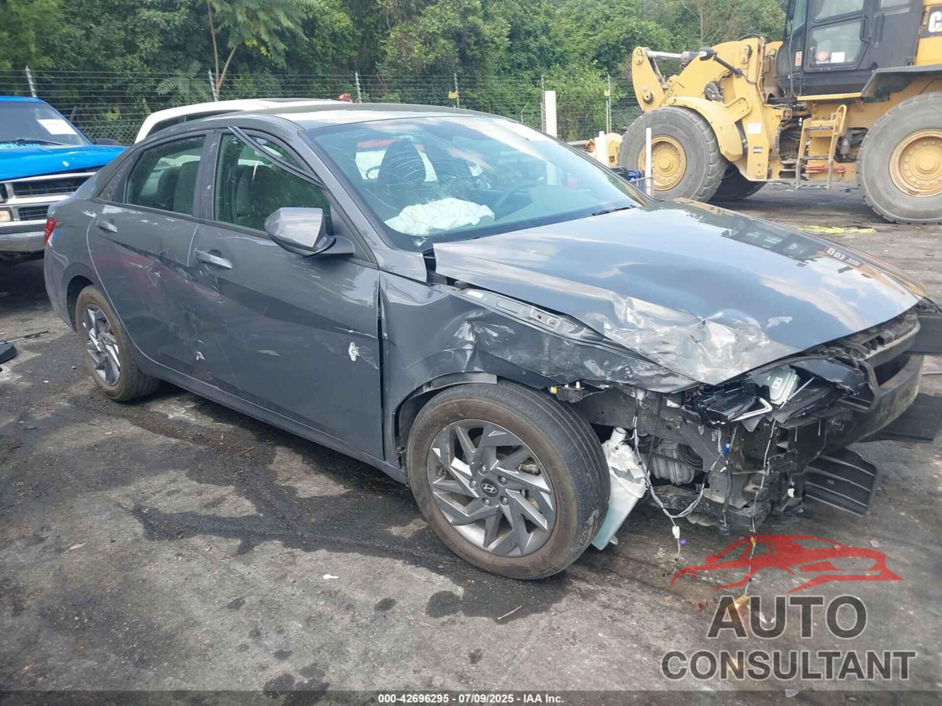 HYUNDAI ELANTRA 2024 - KMHLM4DG3RU639801