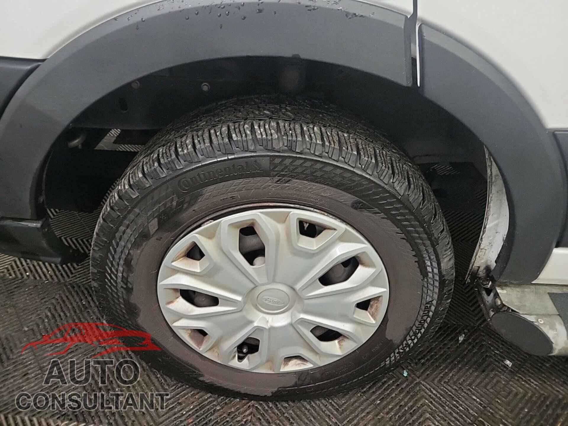 FORD TRANSIT 2019 - 1FTYR1YM2KKB51144