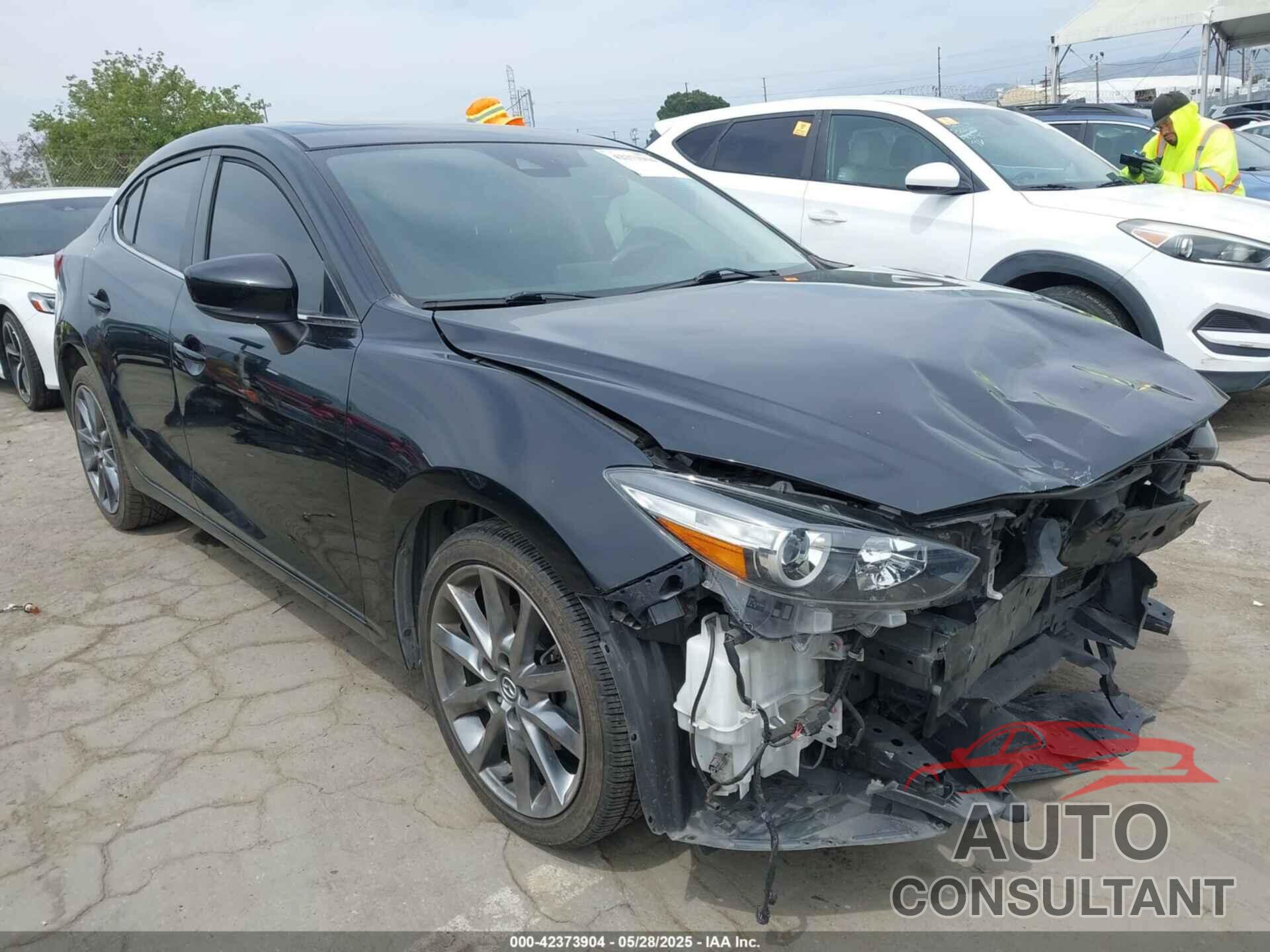 MAZDA MAZDA3 2018 - 3MZBN1V3XJM246035