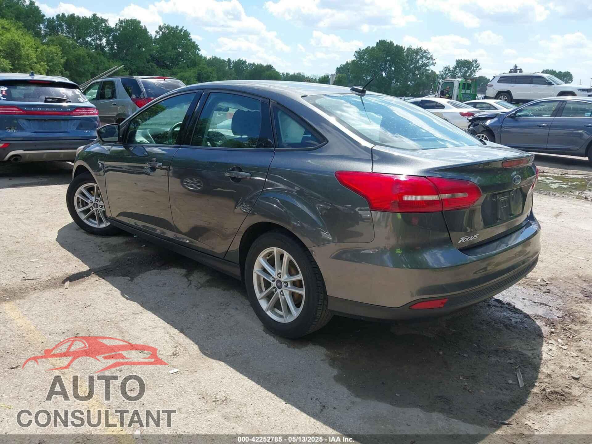 FORD FOCUS 2017 - 1FADP3F28HL263277