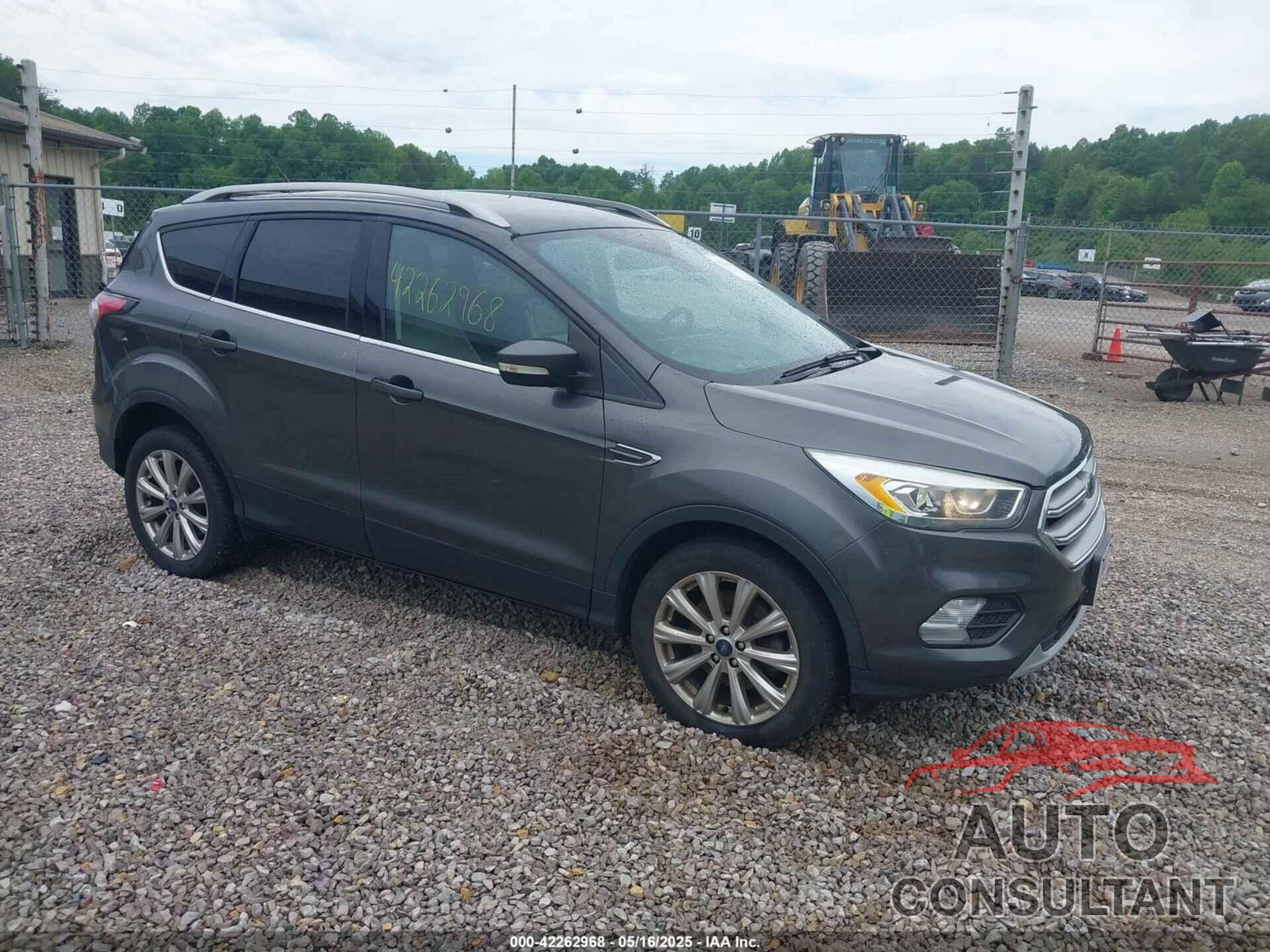 FORD ESCAPE 2017 - 1FMCU0J99HUA84382