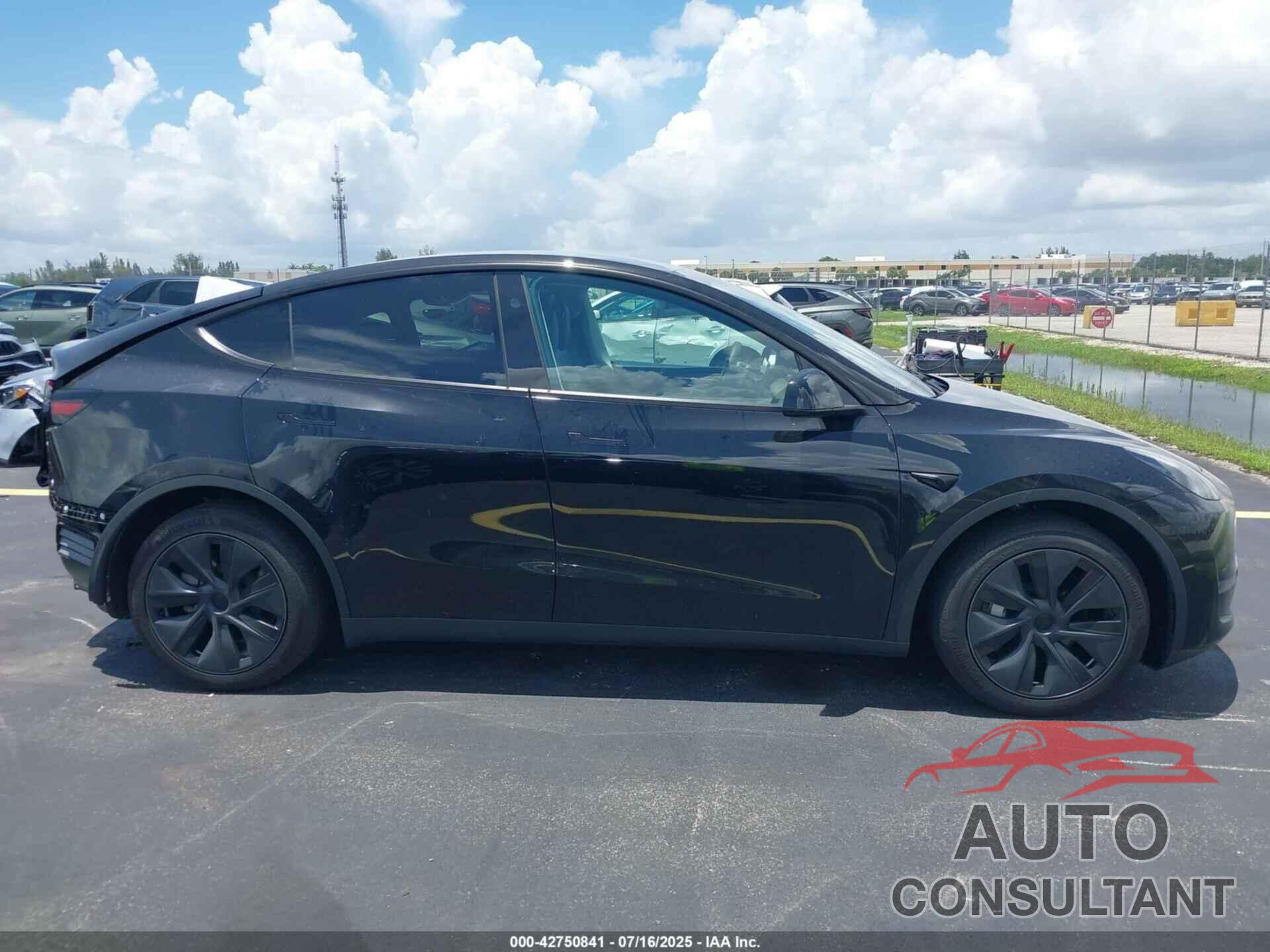 TESLA MODEL Y 2024 - 7SAYGDED7RF187112