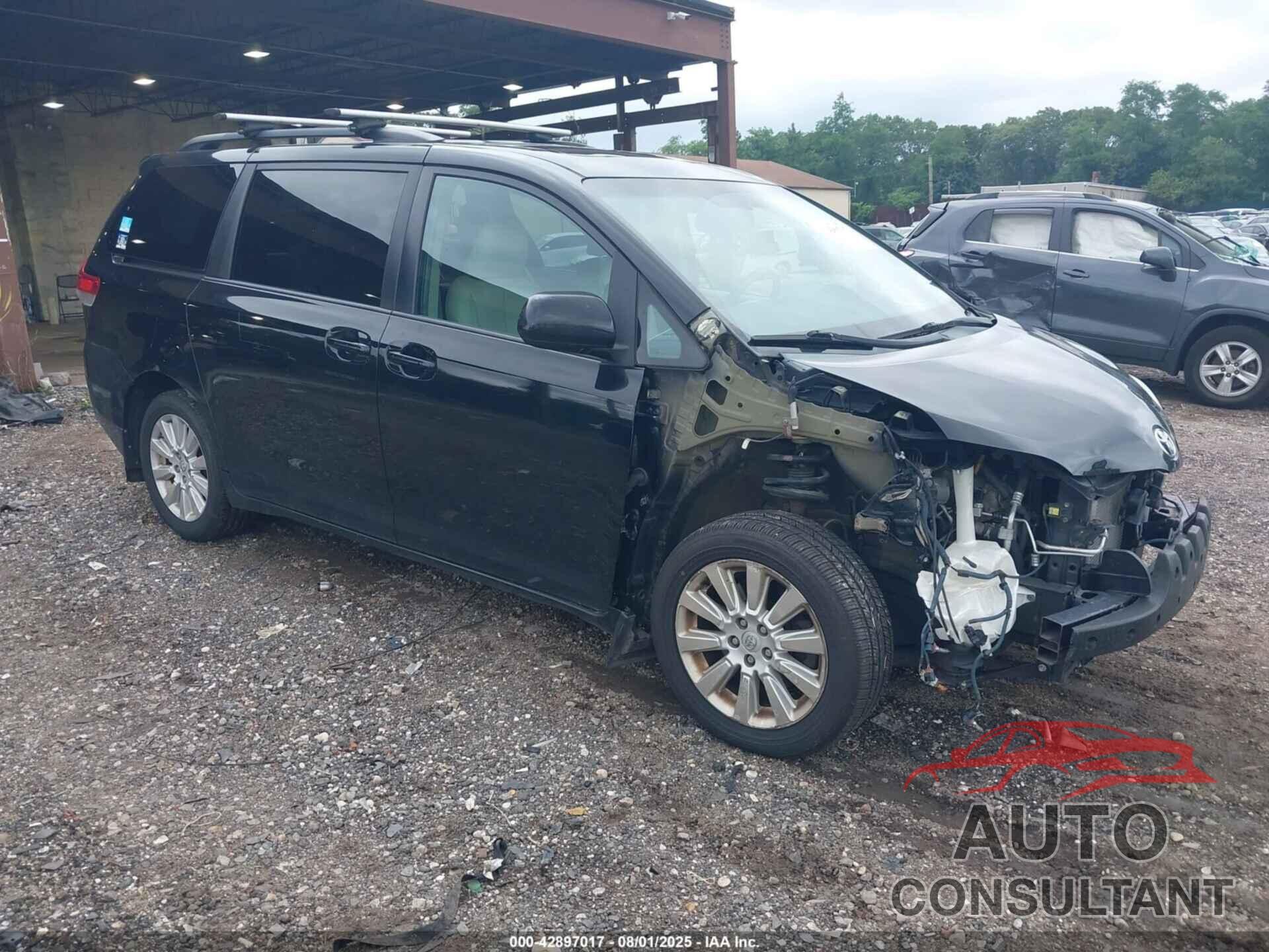 TOYOTA SIENNA 2013 - 5TDDK3DC9DS051923