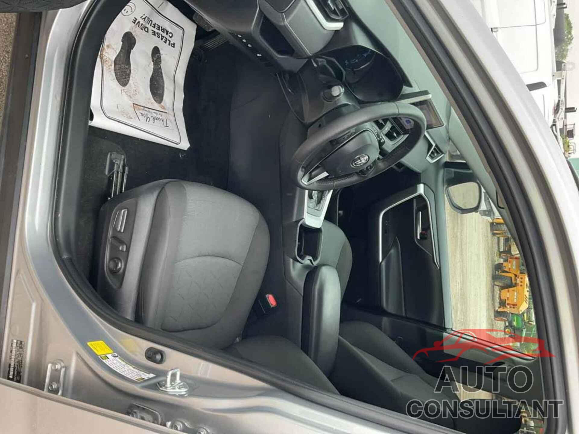 TOYOTA RAV4 HYBRID 2023 - 2T3RWRFV2PW175238