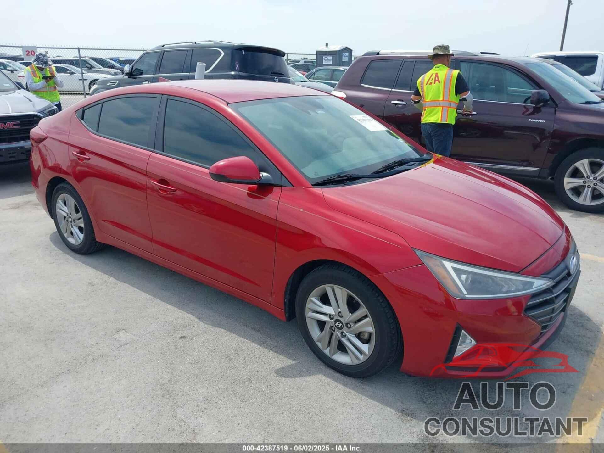HYUNDAI ELANTRA 2019 - KMHD84LF8KU793959