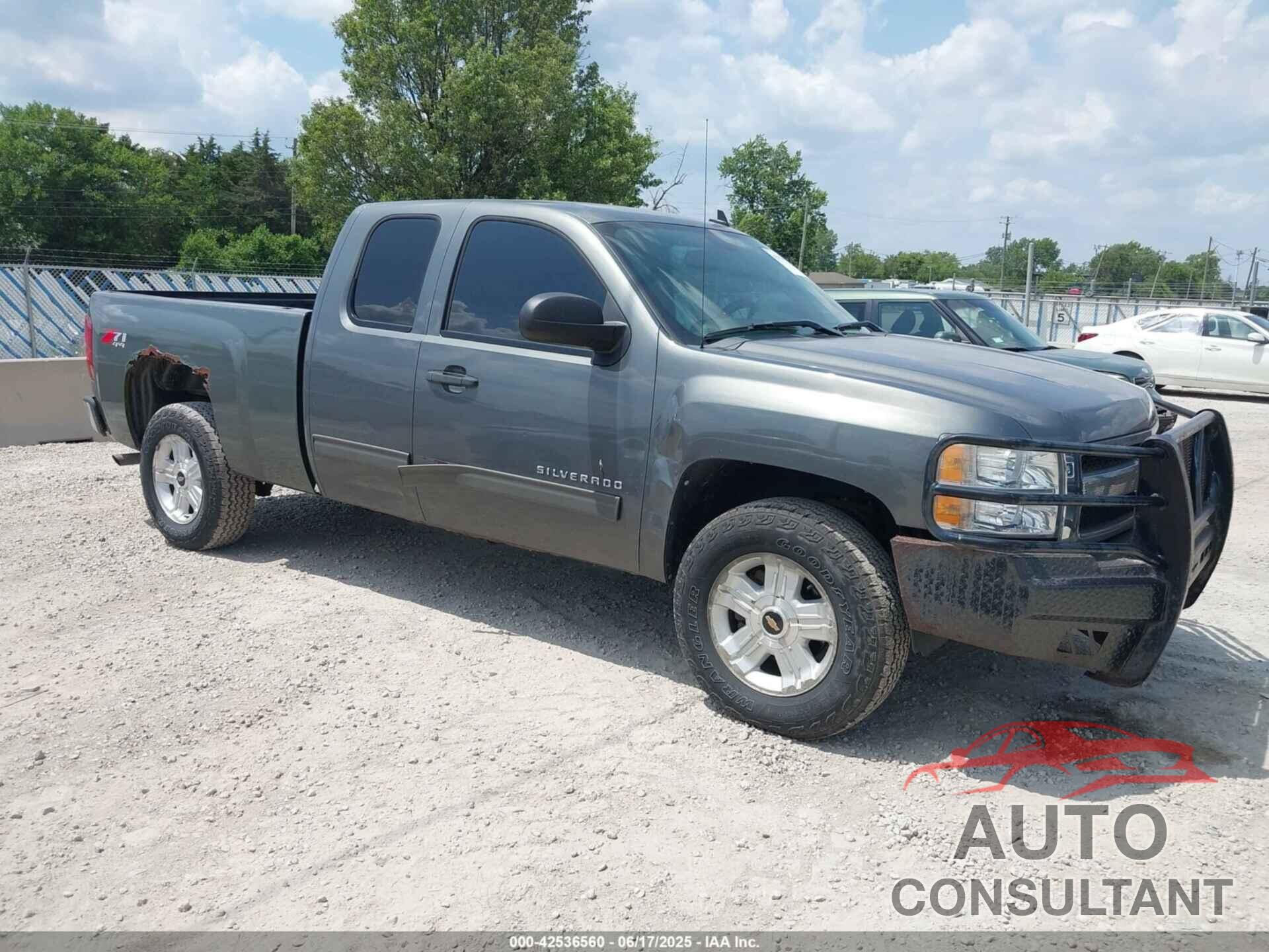 CHEVROLET SILVERADO 1500 2011 - 1GCRKSE33BZ244644