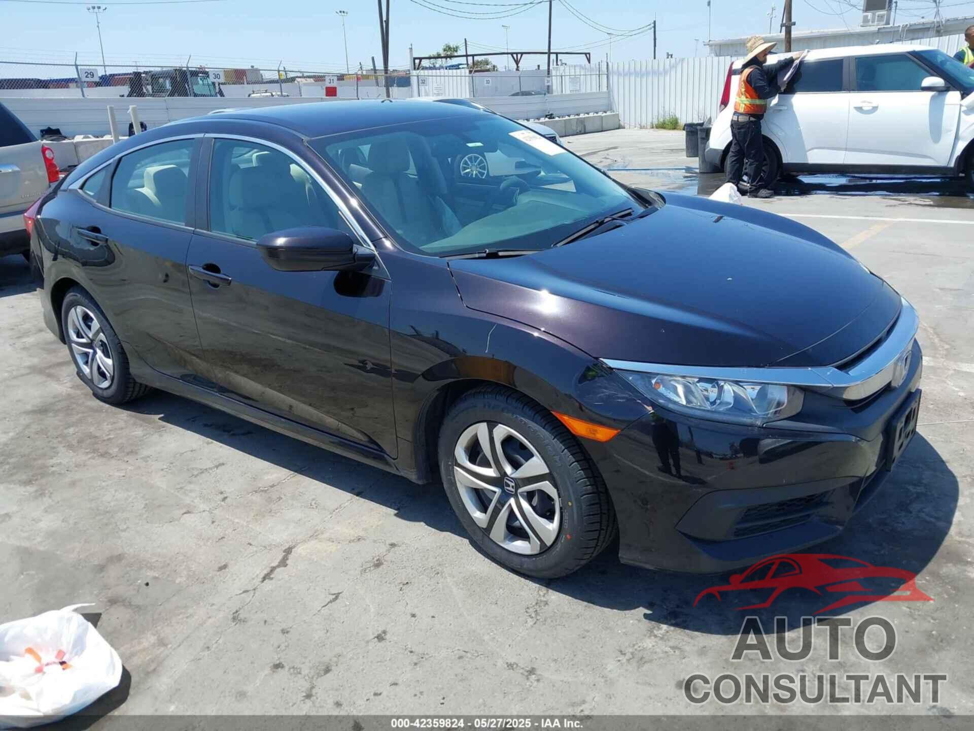HONDA CIVIC 2018 - 2HGFC2F56JH552505