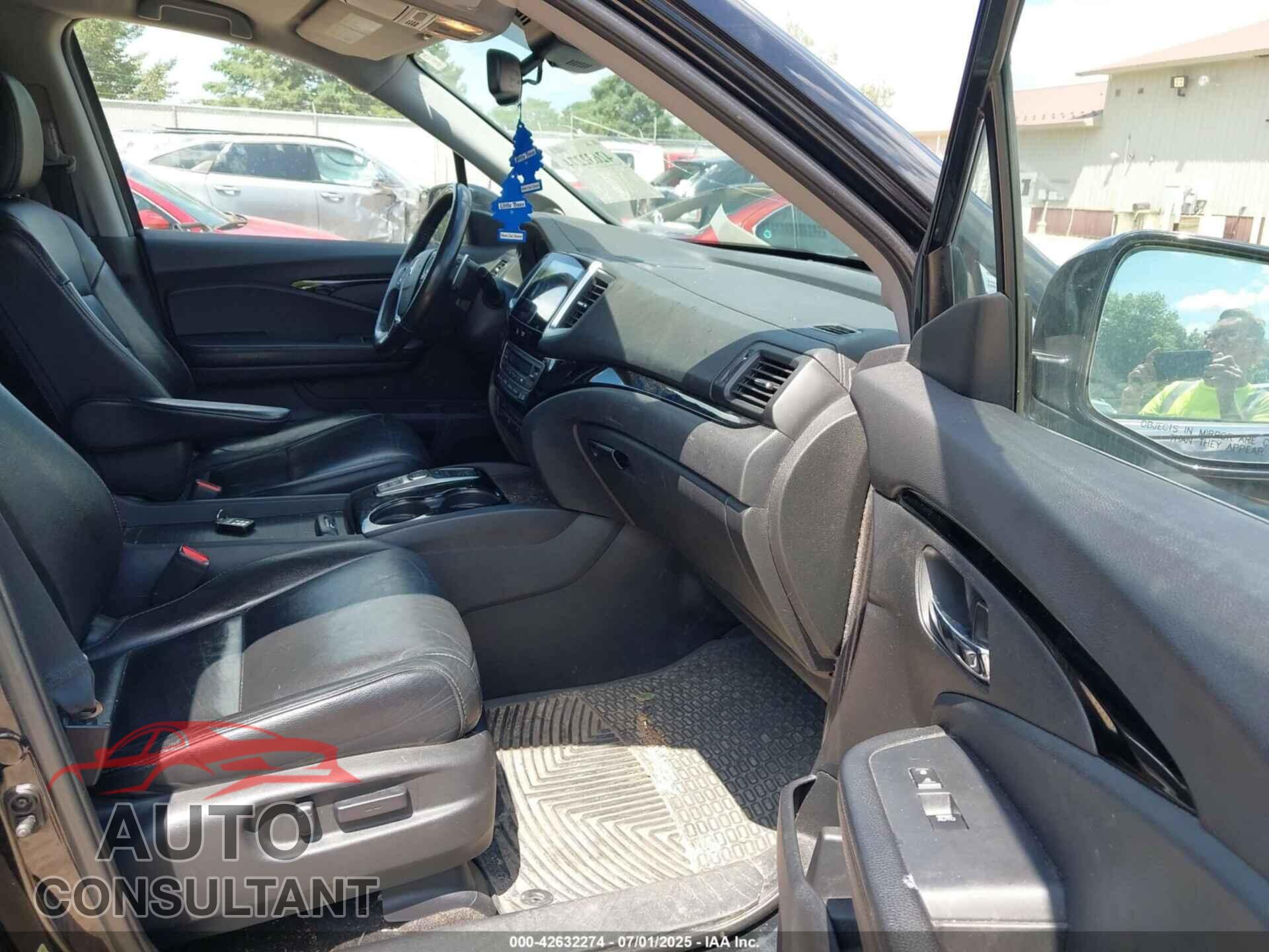 HONDA PILOT 2016 - 5FNYF6H99GB065979