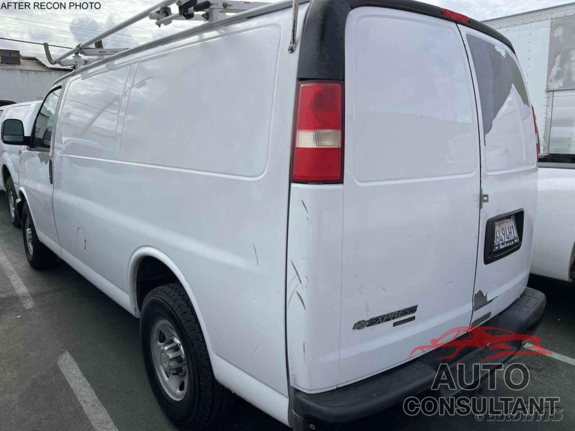 CHEVROLET EXPRESS G2500 2012 - 1GCWGFCA2C1172493