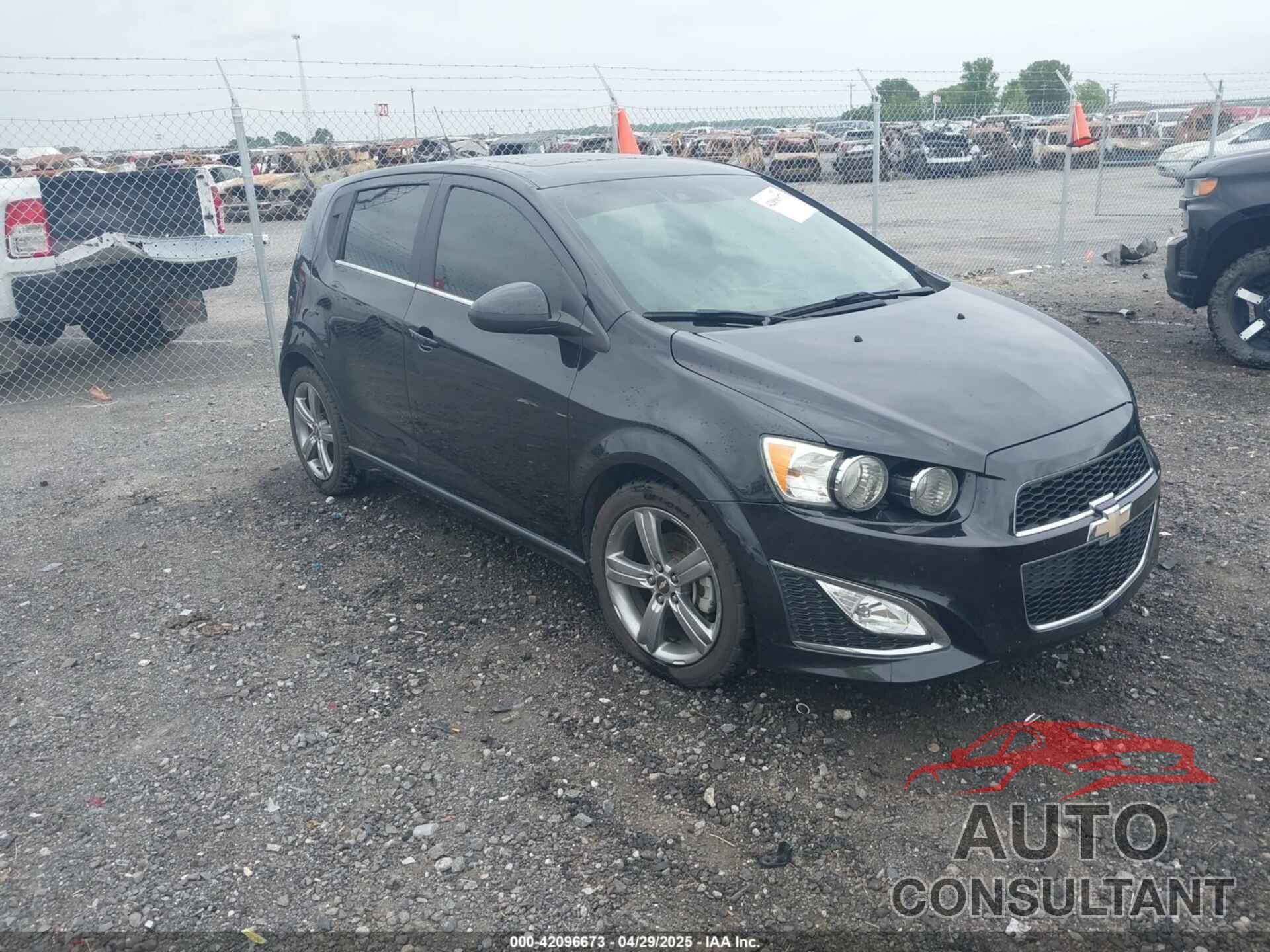 CHEVROLET SONIC 2014 - 1G1JG6SB9E4124147