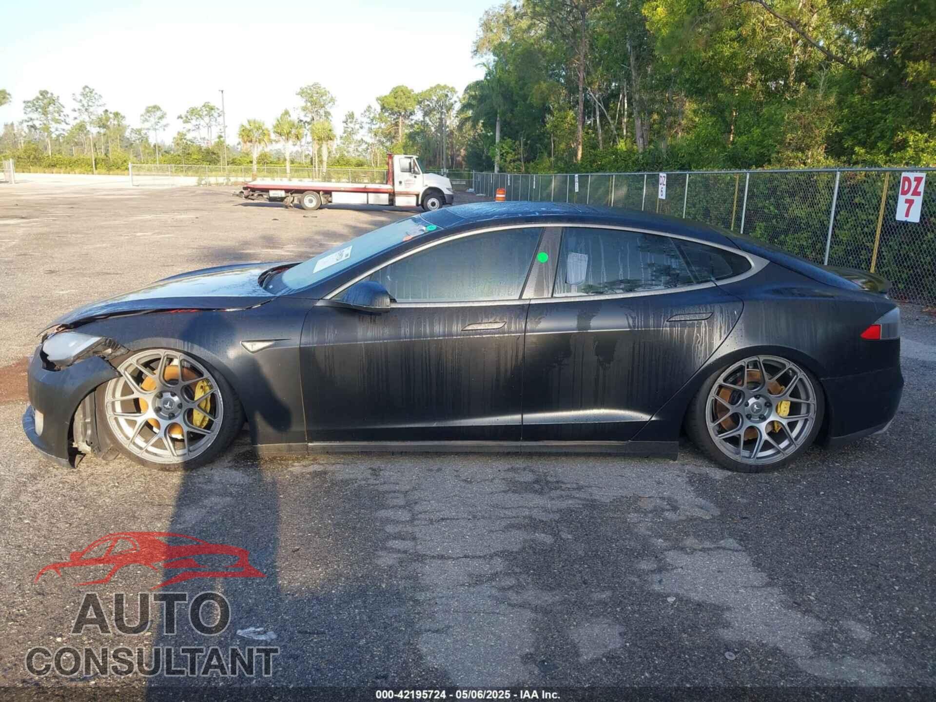 TESLA MODEL S 2012 - 5YJSA1DN5CFS00184