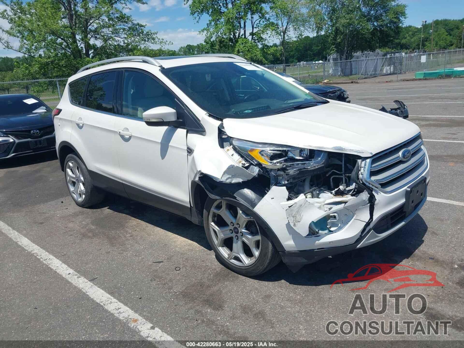 FORD ESCAPE 2018 - 1FMCU9J99JUD13413