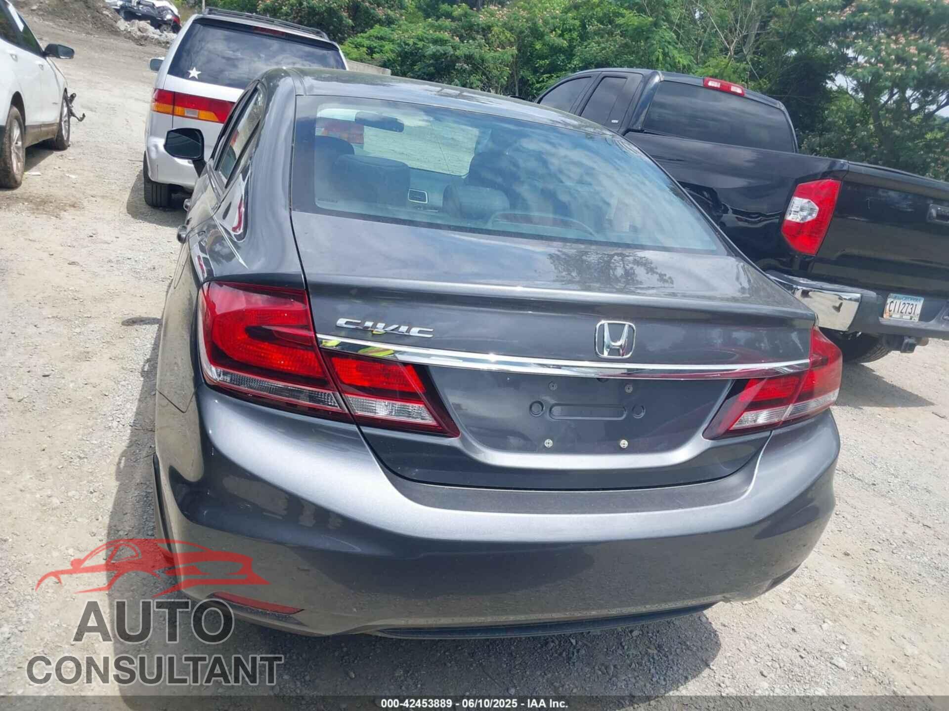 HONDA CIVIC 2013 - 19XFB2F55DE100448