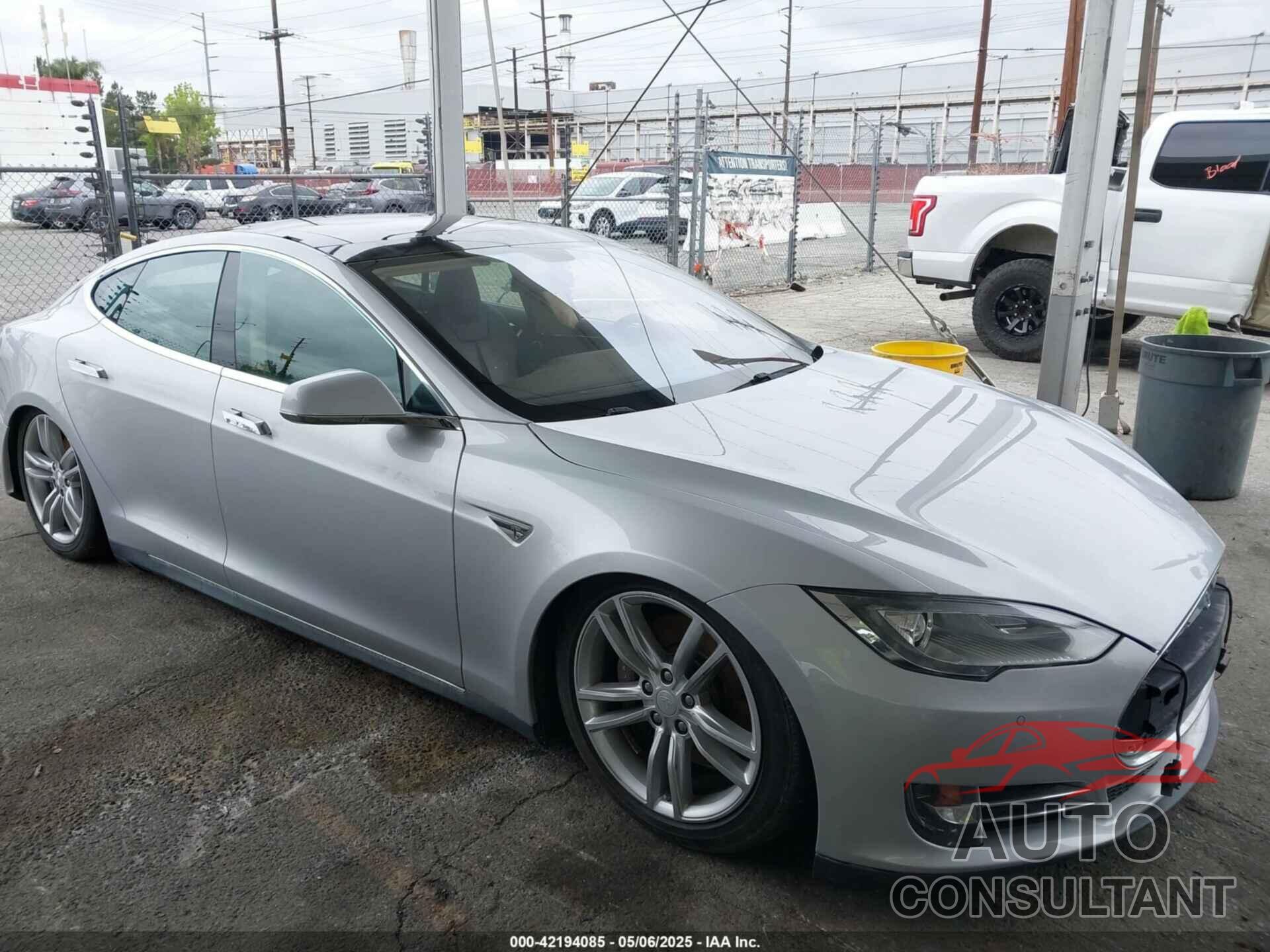 TESLA MODEL S 2014 - 5YJSA1H12EFP32213