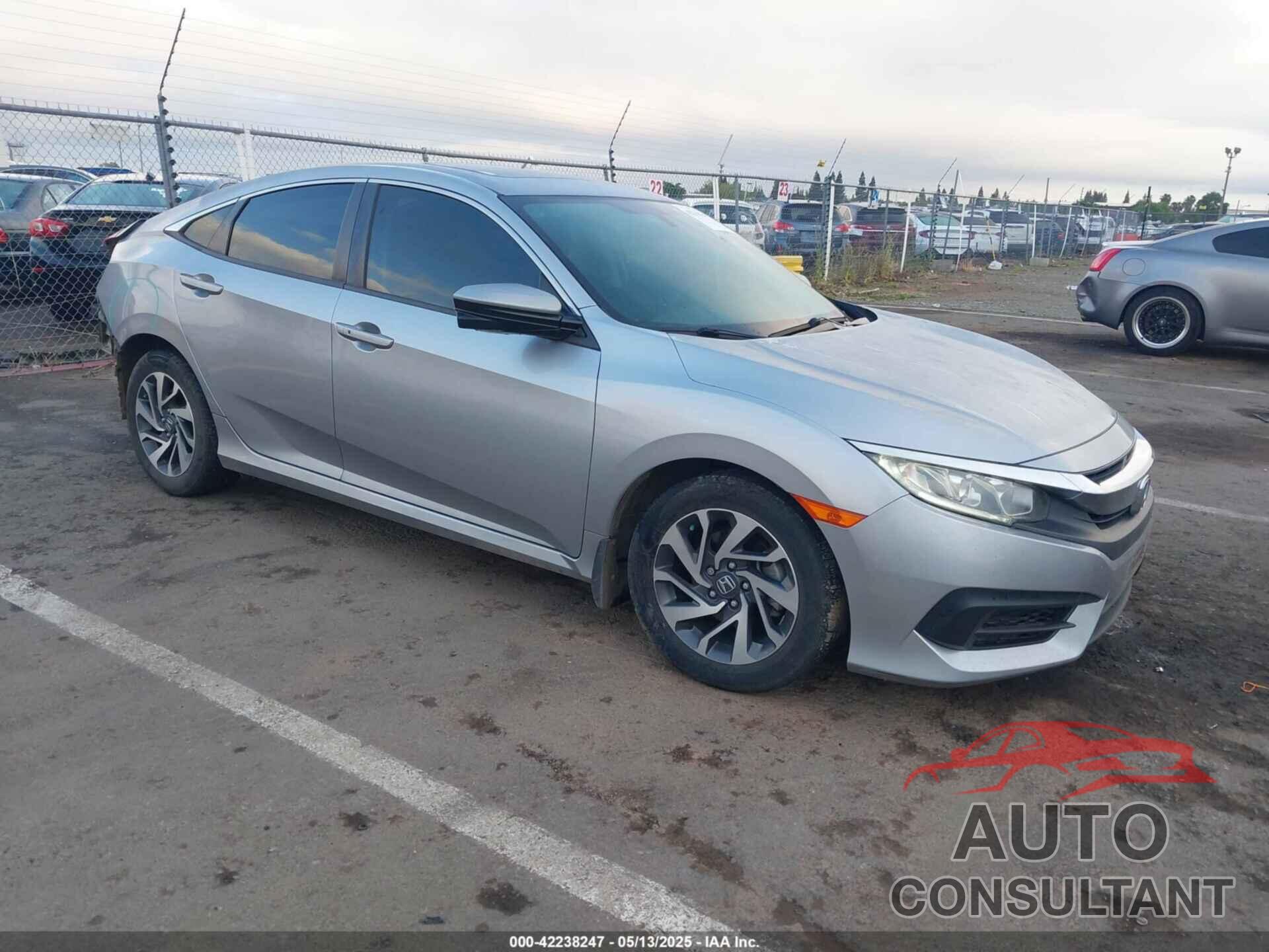 HONDA CIVIC 2018 - 2HGFC2F77JH606587