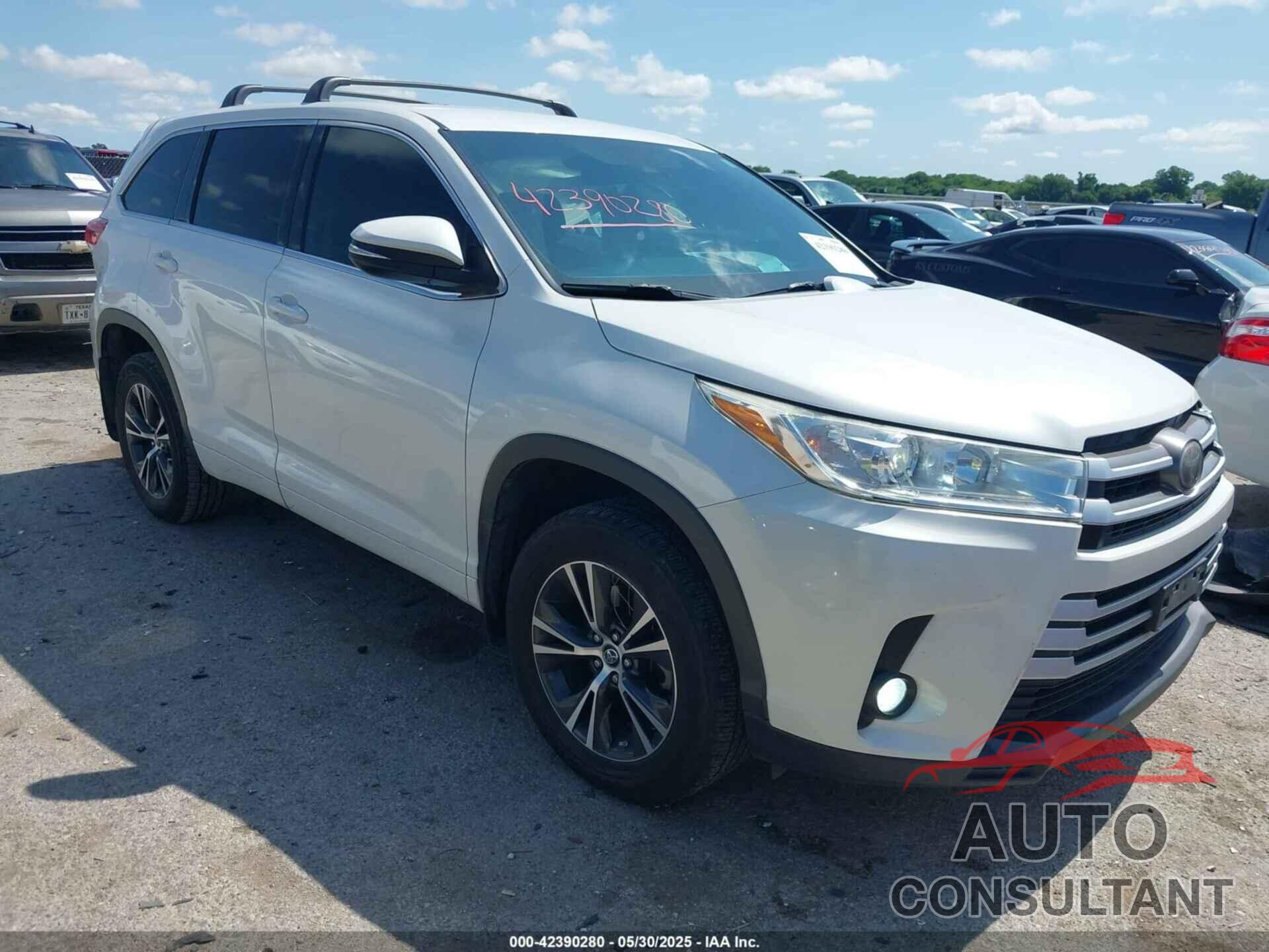 TOYOTA HIGHLANDER 2018 - 5TDBZRFHXJS808161