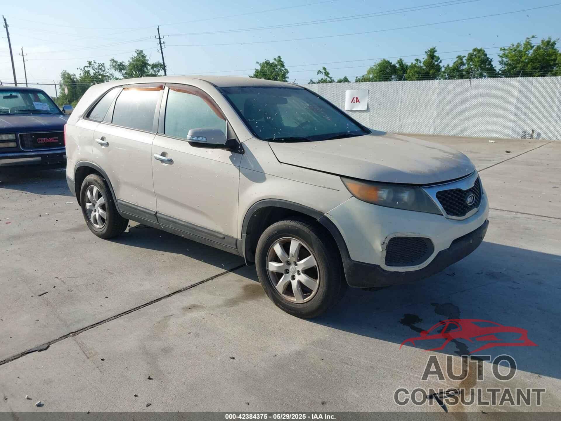 KIA SORENTO 2011 - 5XYKT3A10BG153435