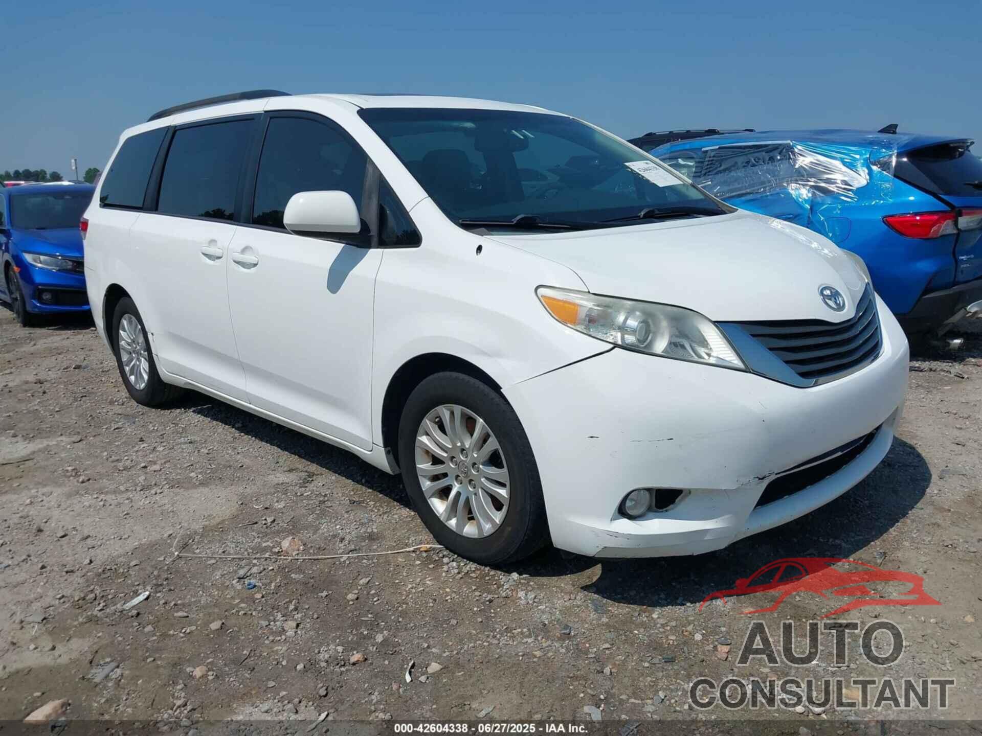 TOYOTA SIENNA 2013 - 5TDYK3DC1DS306677