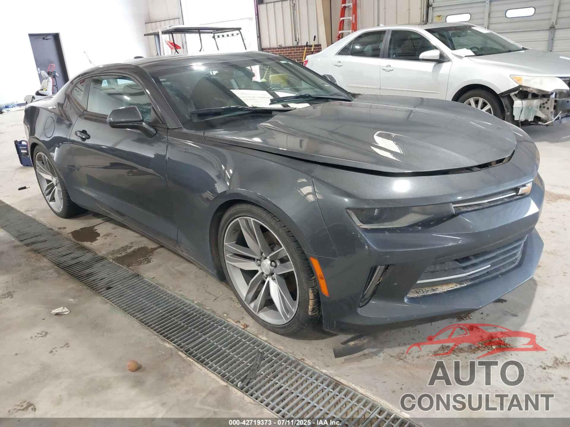 CHEVROLET CAMARO 2018 - 1G1FB1RX4J0188431
