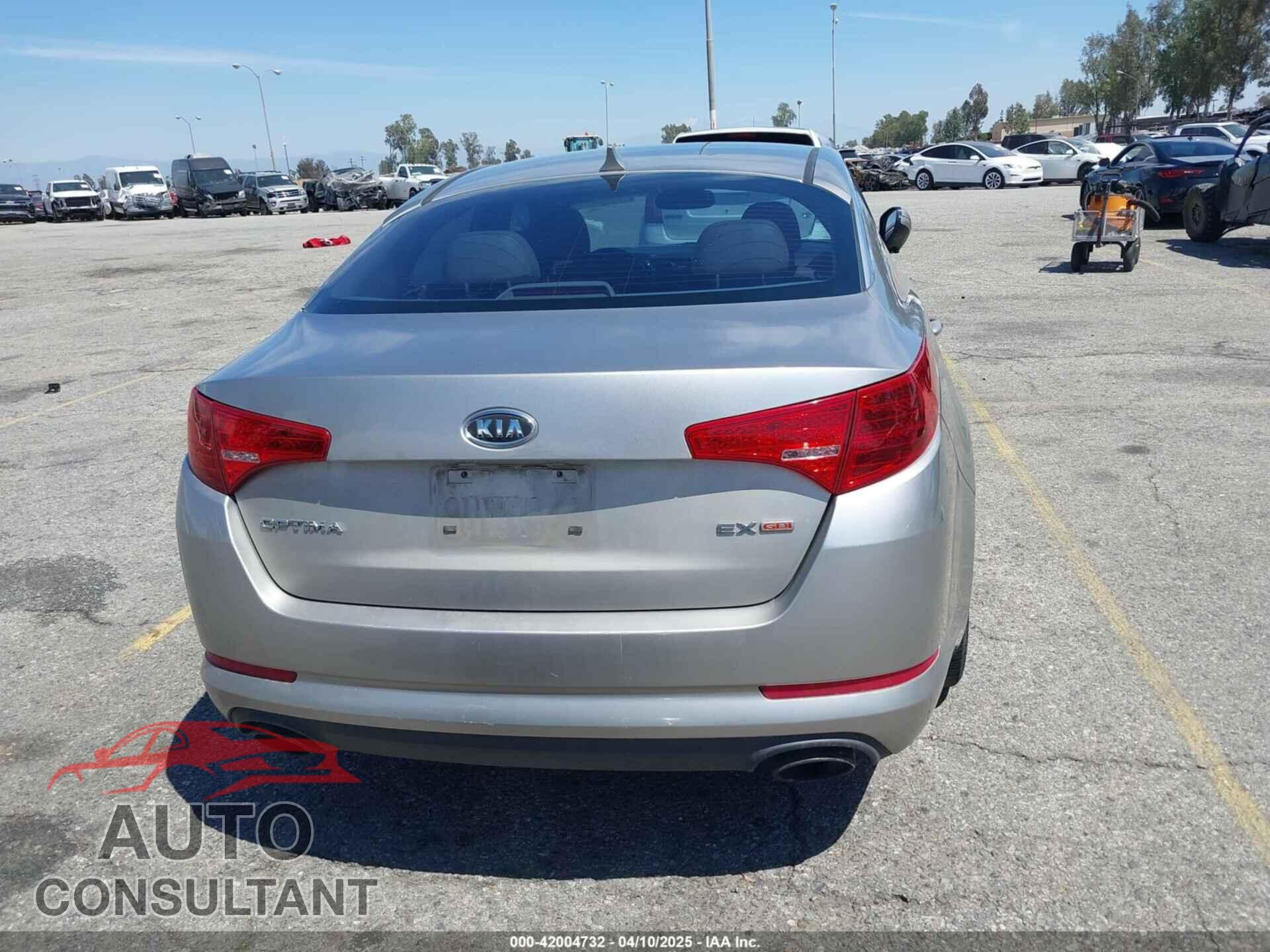 KIA OPTIMA 2011 - KNAGN4A79B5071994
