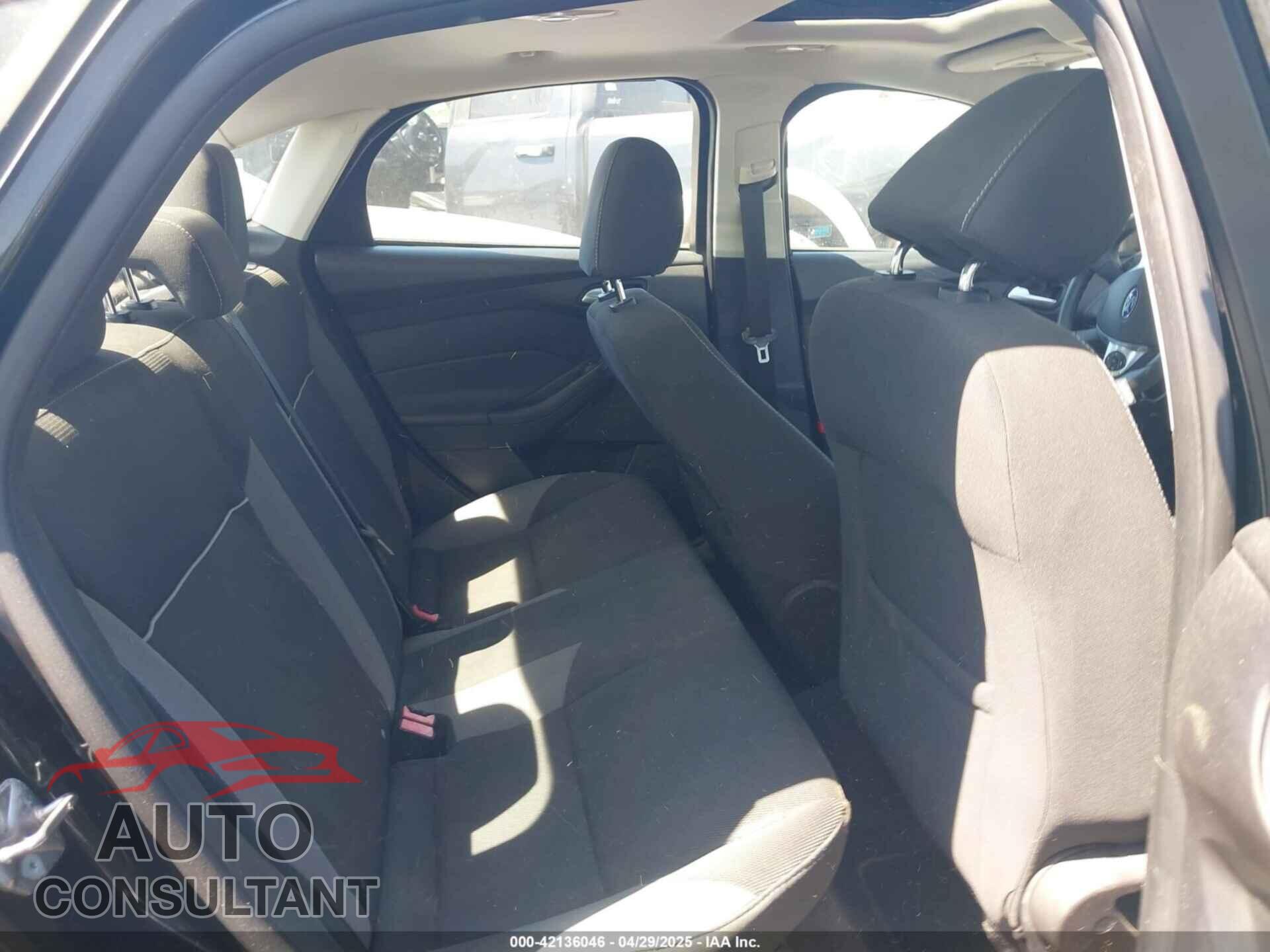 FORD FOCUS 2014 - 1FADP3F25EL458054