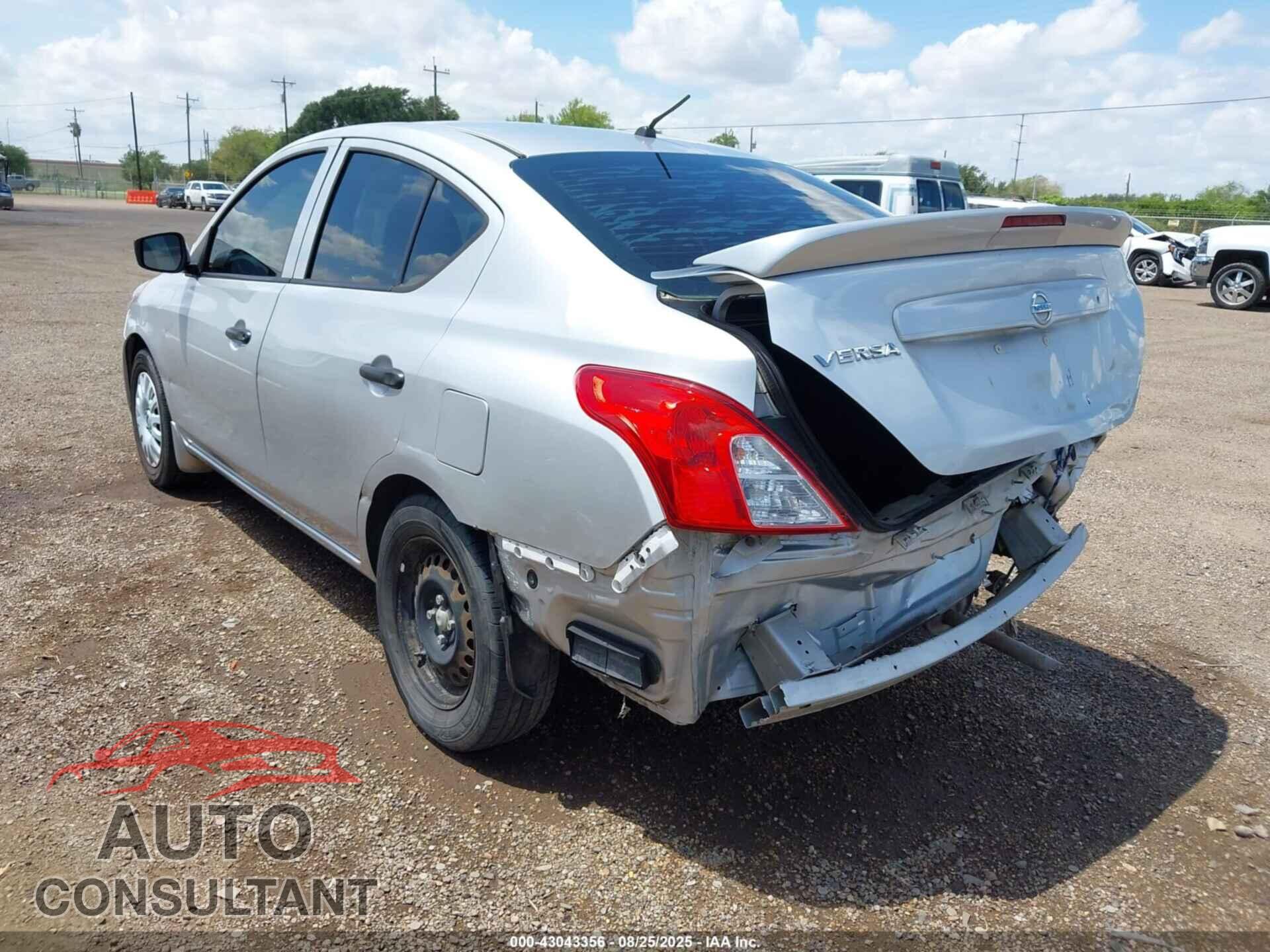 NISSAN VERSA 2017 - 3N1CN7AP3HL886013