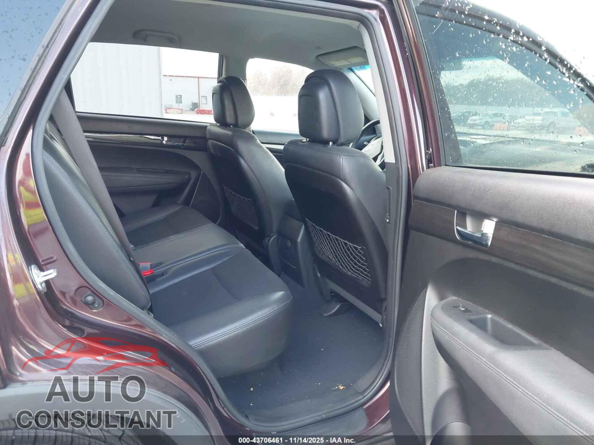 KIA SORENTO 2012 - 5XYKU3A69CG242513