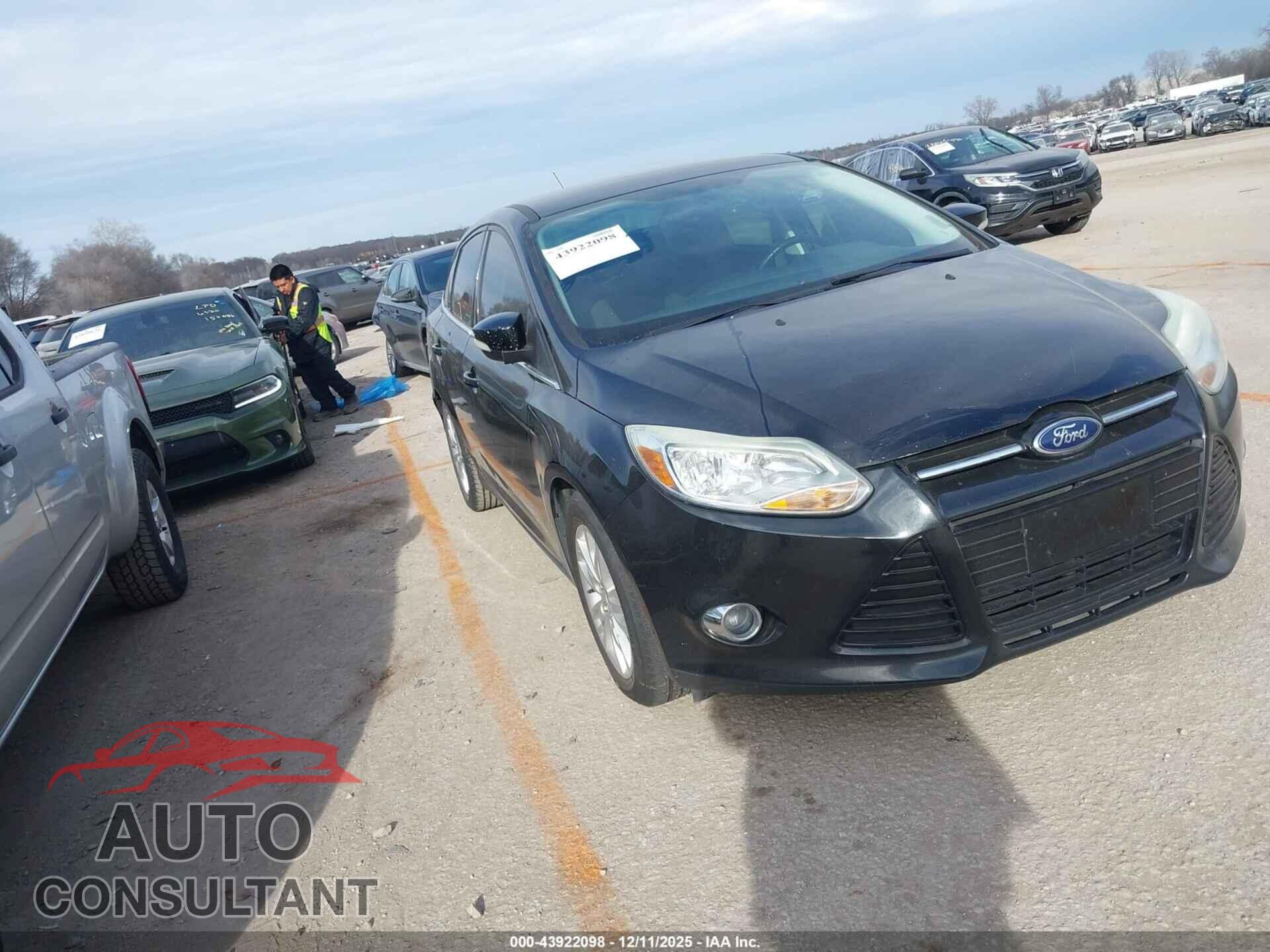 FORD FOCUS 2012 - DFAHP3H23CL450397