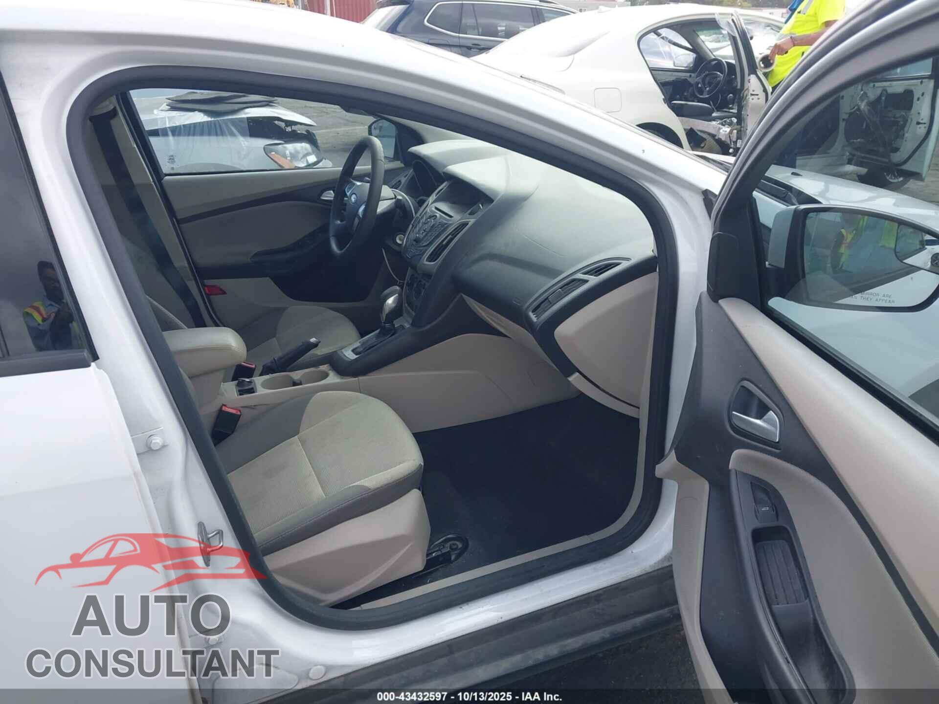 FORD FOCUS 2014 - 1FADP3F29EL144505
