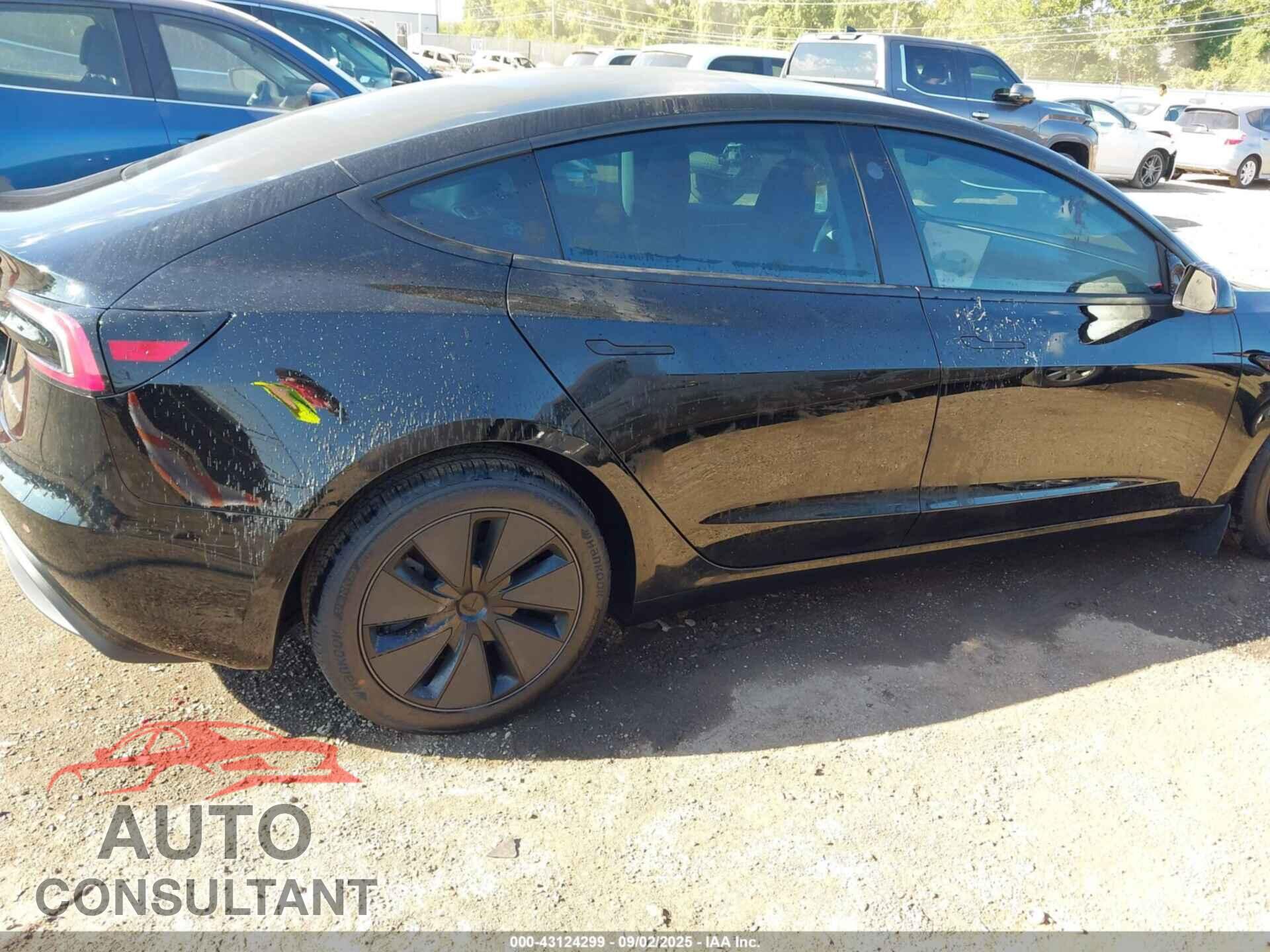TESLA MODEL 3 2025 - 5YJ3E1EB4SF053030