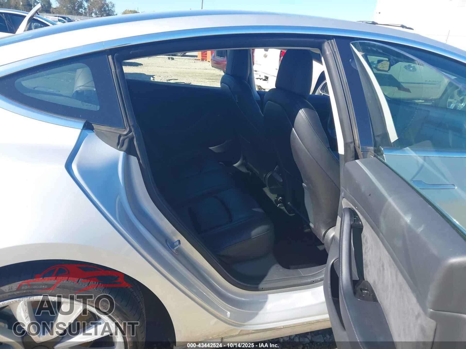 TESLA MODEL 3 2018 - 5YJ3E1EA9JF048637